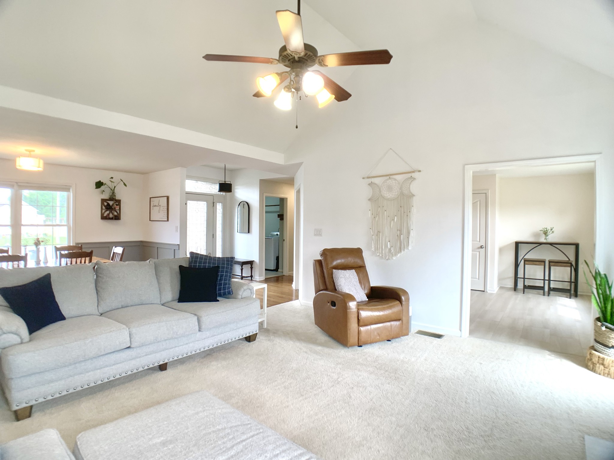 590 Mountain View Ct