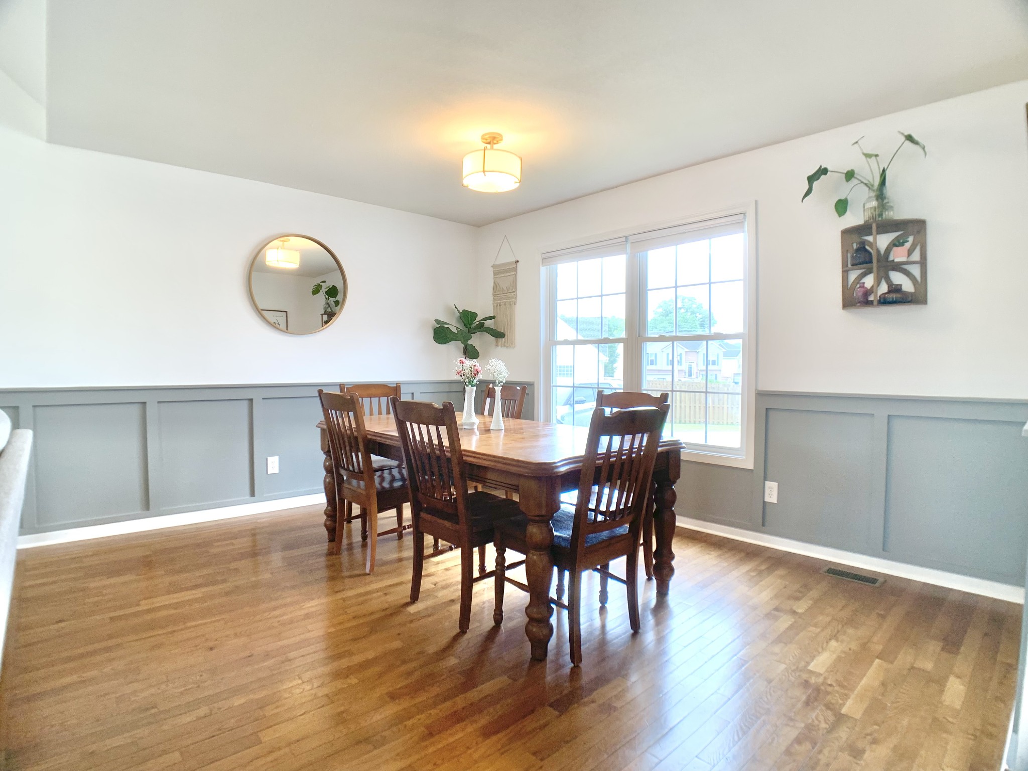 590 Mountain View Ct
