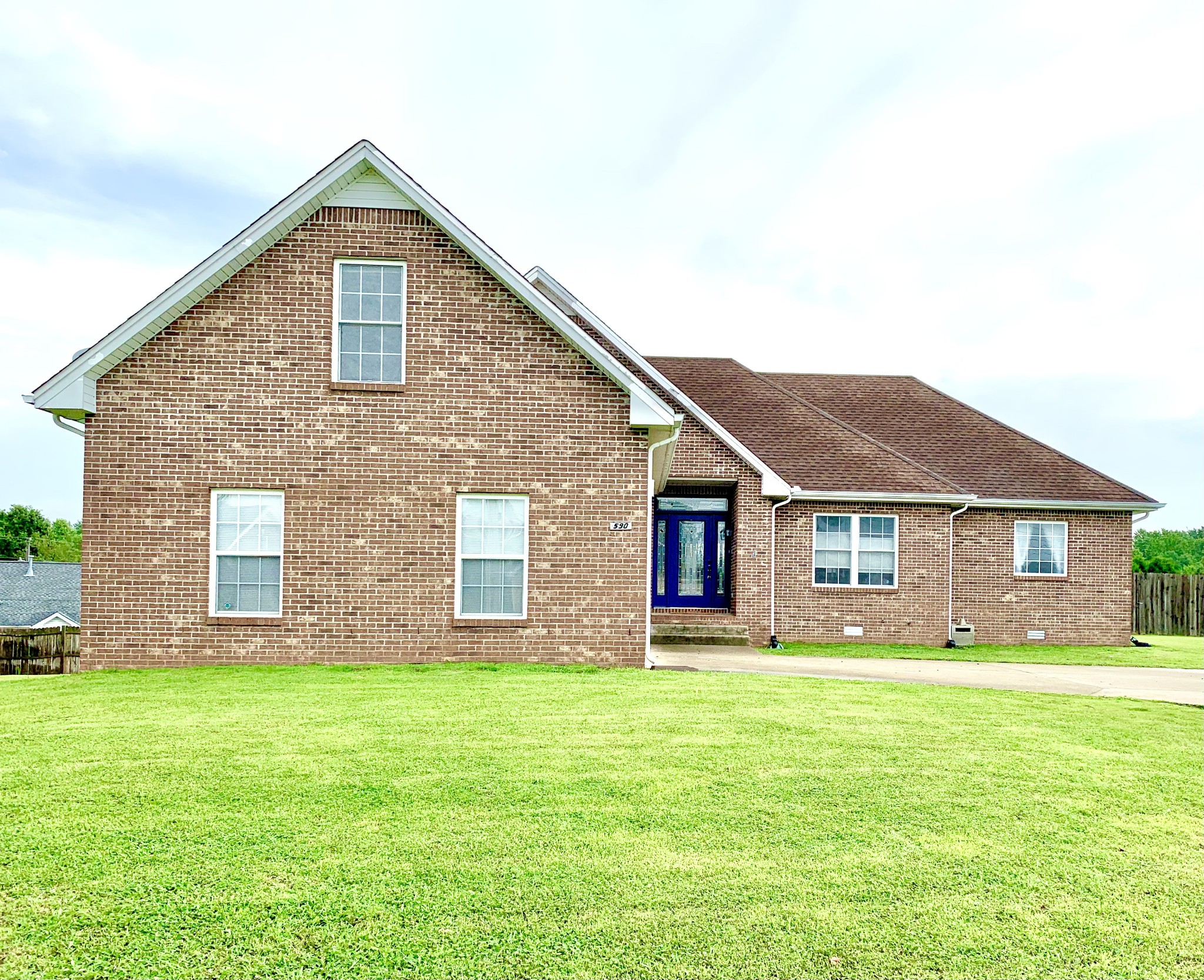 590 Mountain View Ct