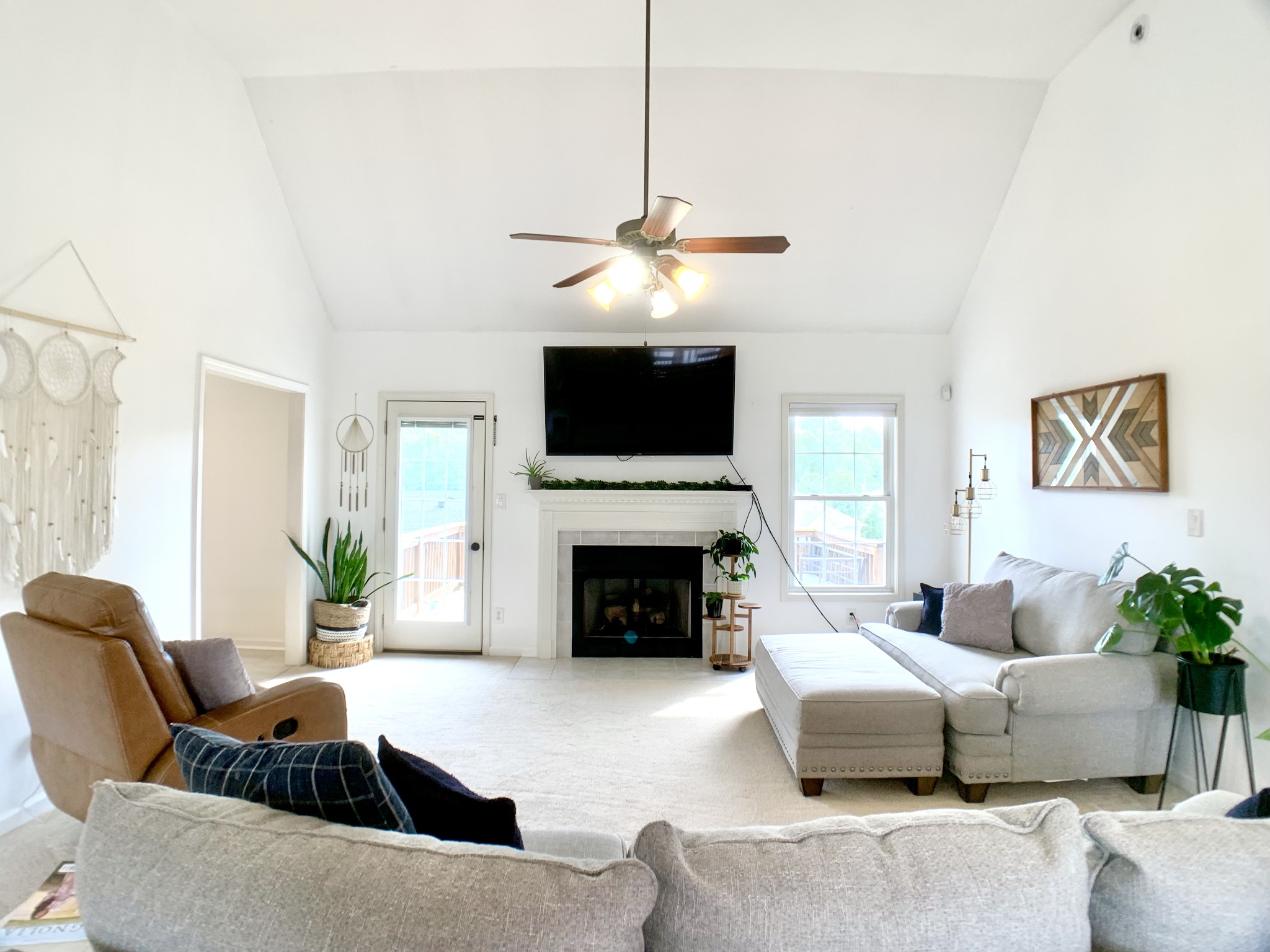 590 Mountain View Ct