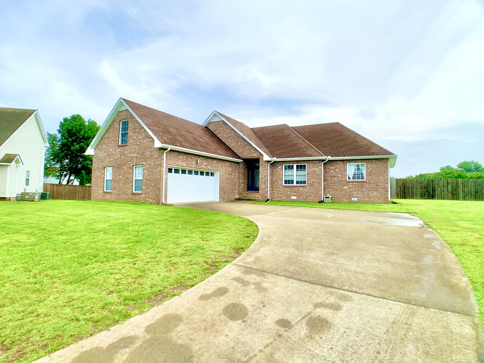 590 Mountain View Ct