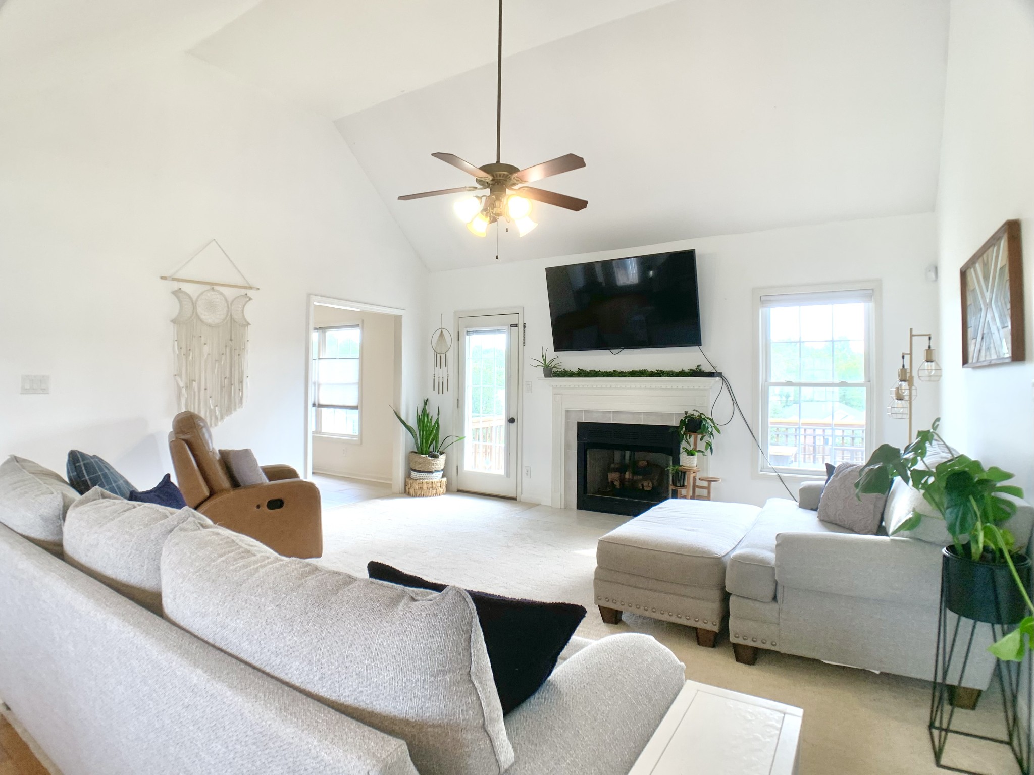 590 Mountain View Ct