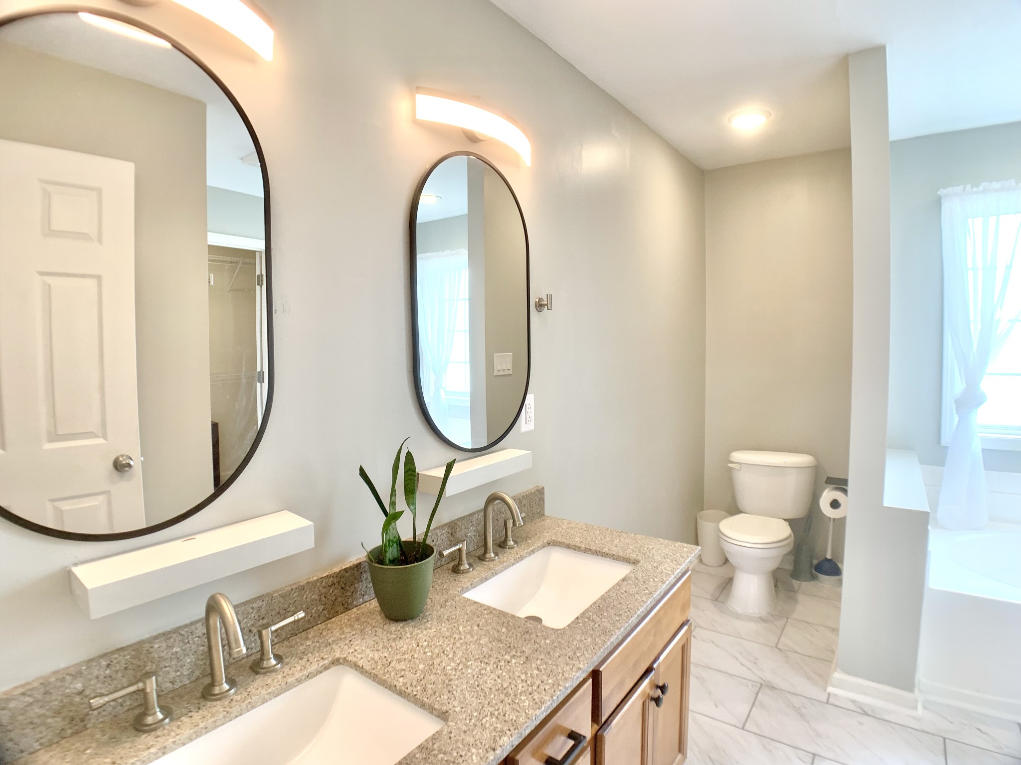 590 Mountain View Ct