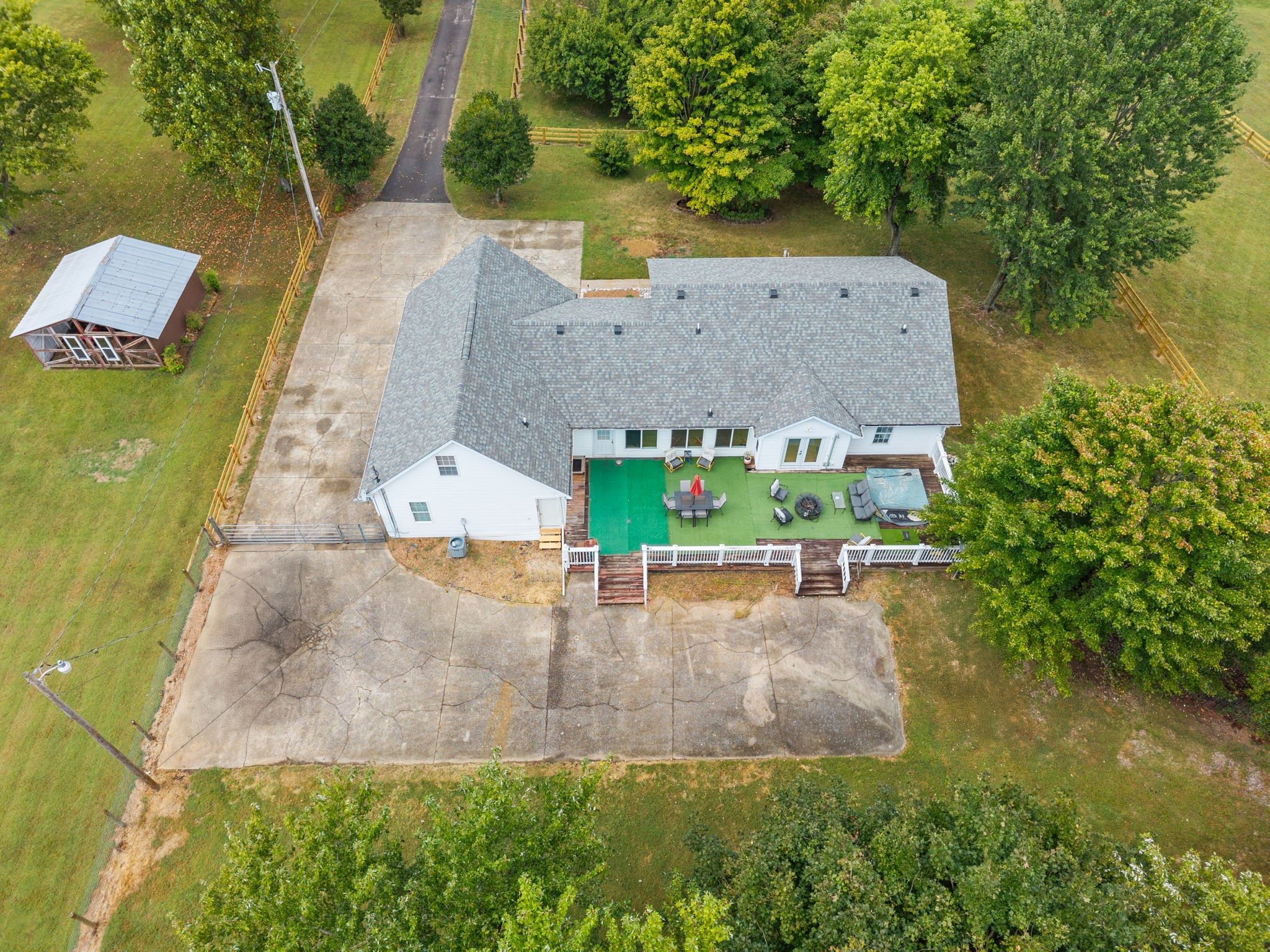 2952 Old Clarksville Springfield Rd