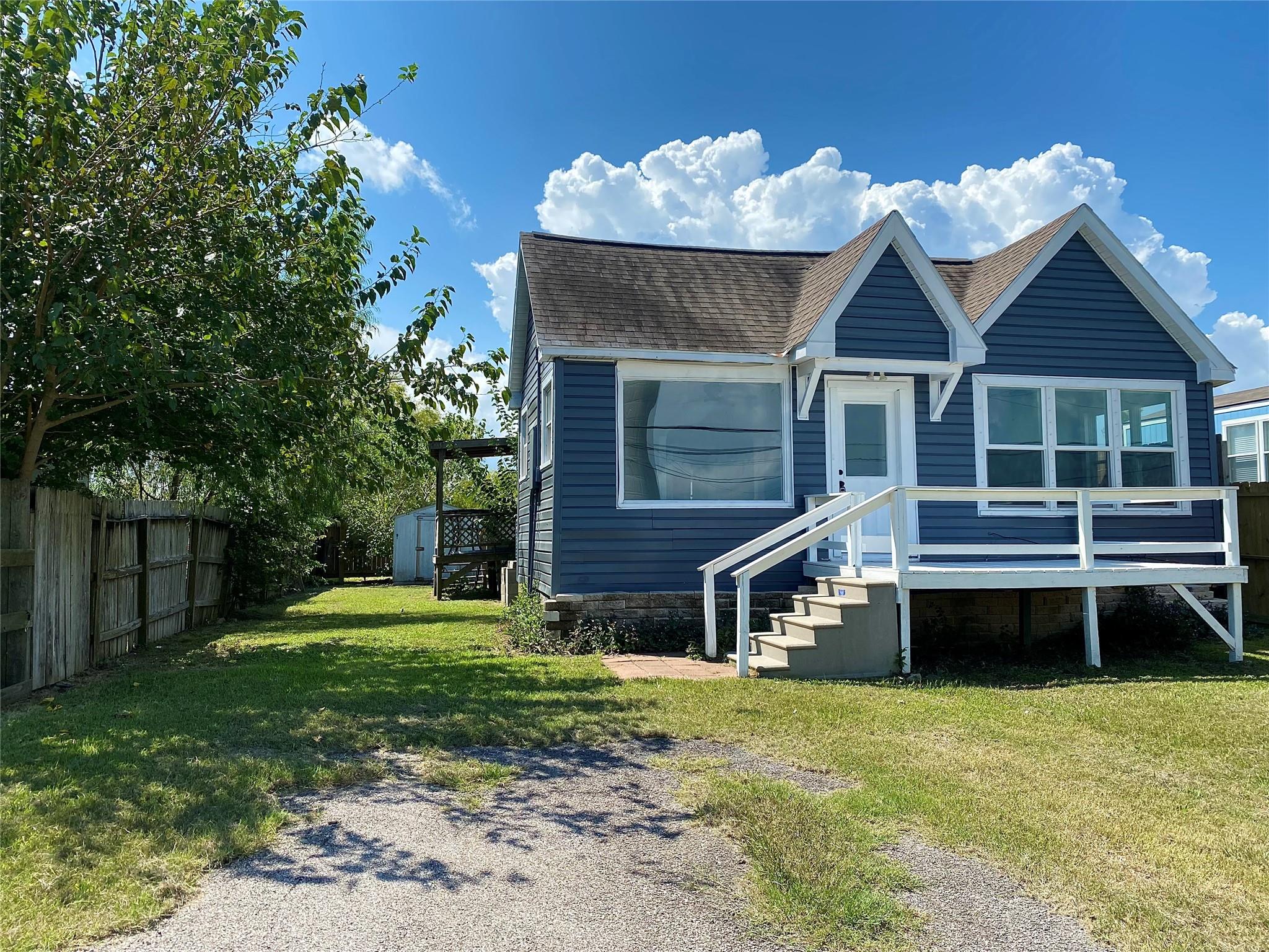 2371 Broadway Street E