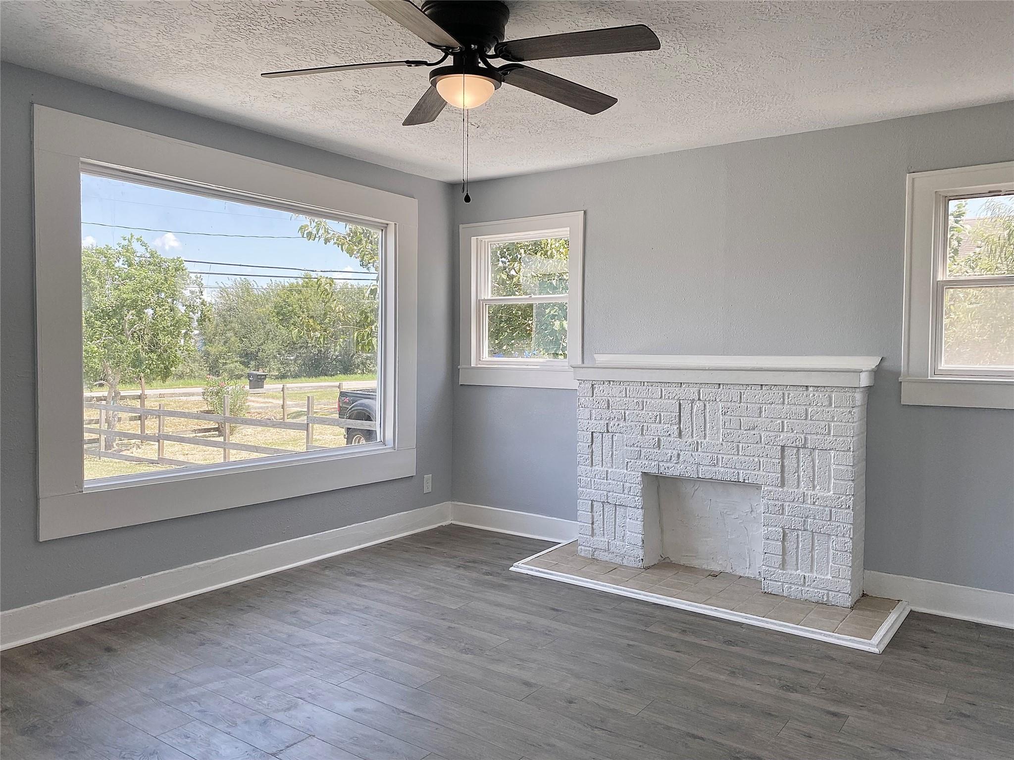 2371 Broadway Street E