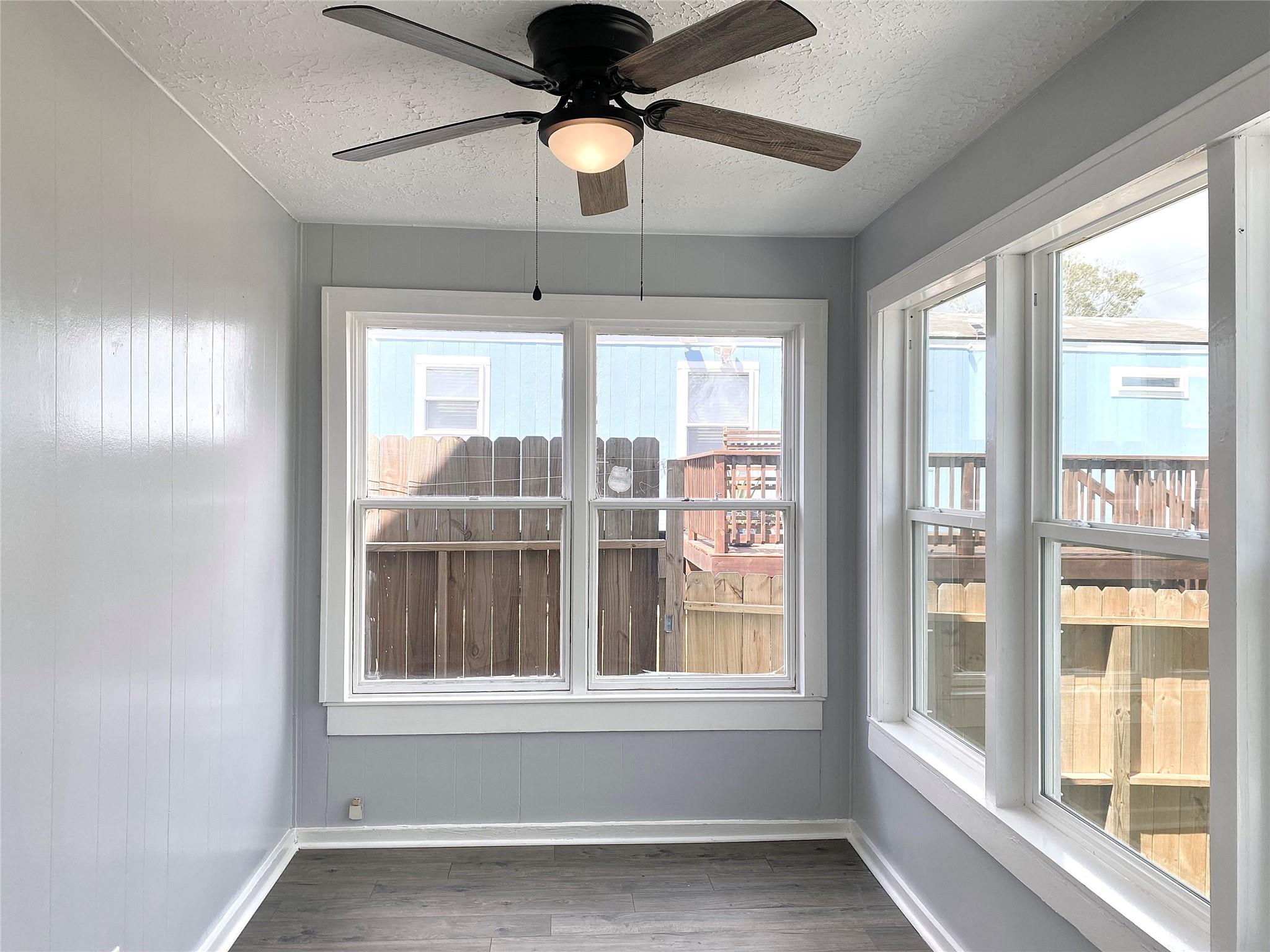 2371 Broadway Street E, San Leon