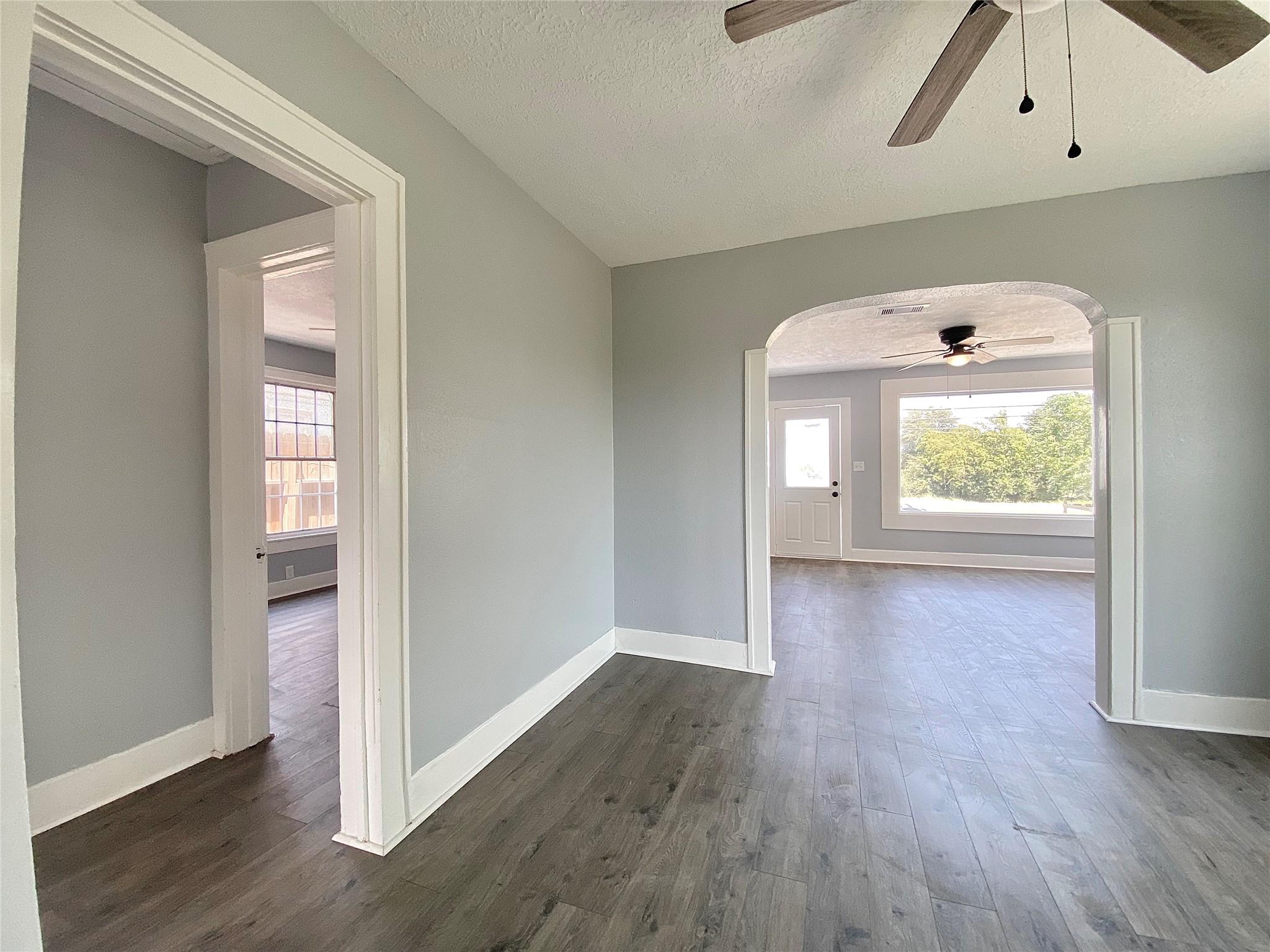 2371 Broadway Street E, San Leon