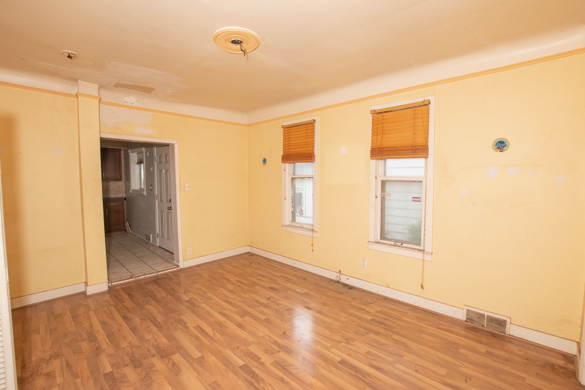 3422 CLIPPERT Street