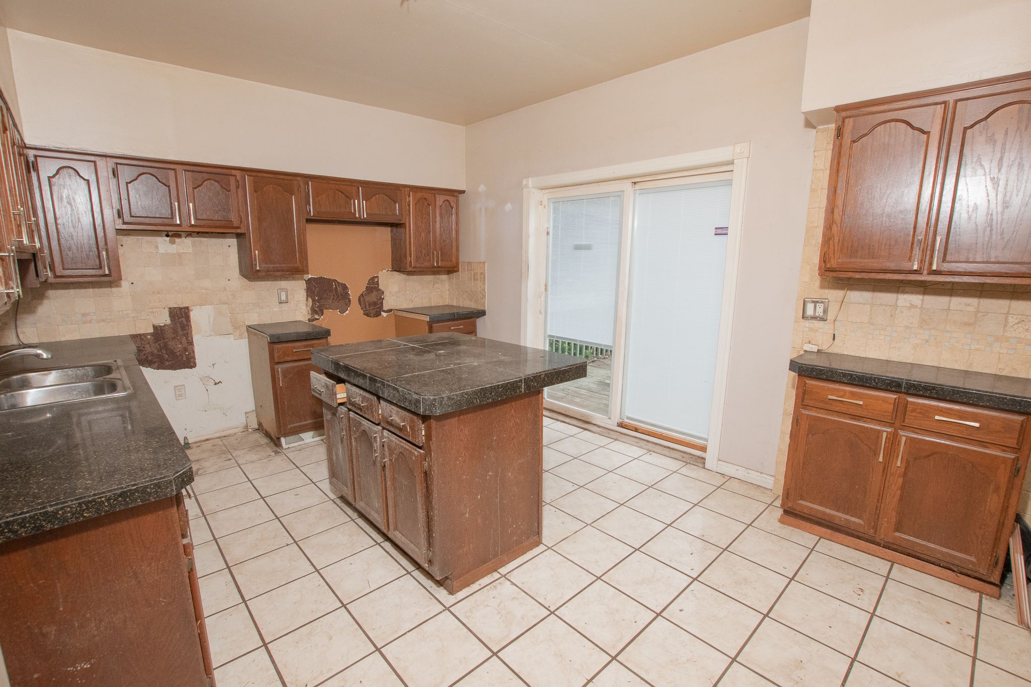 3422 CLIPPERT Street