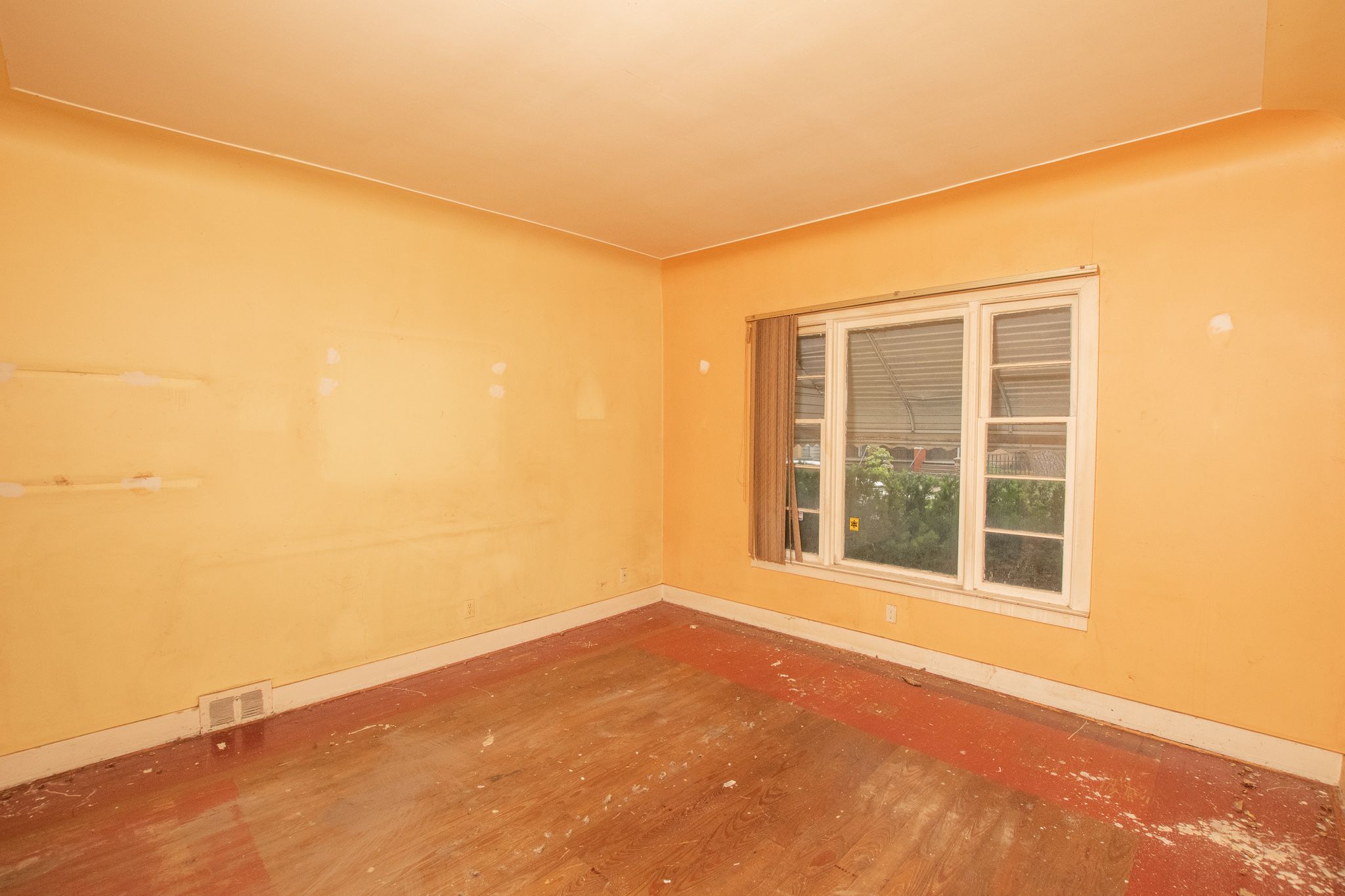 3422 CLIPPERT Street