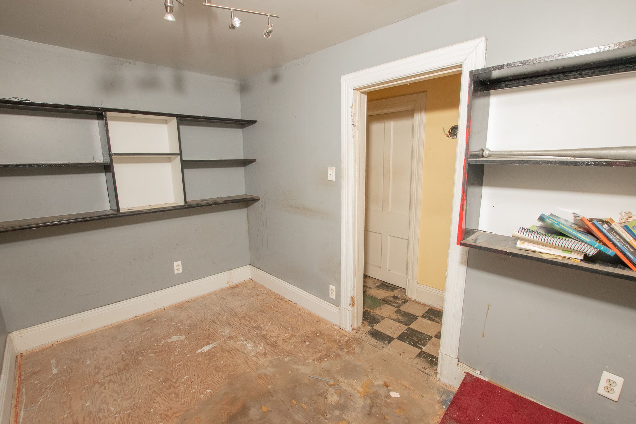 3422 CLIPPERT Street