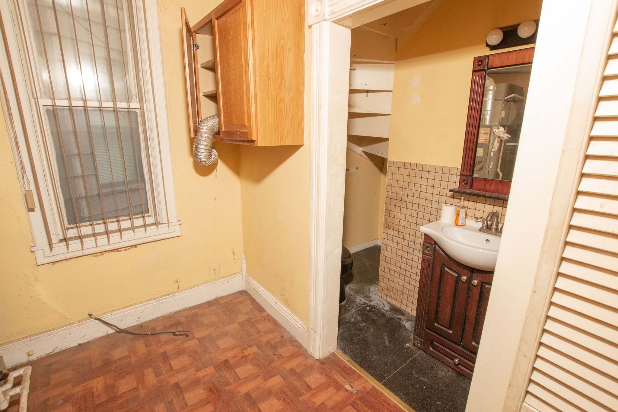 3422 CLIPPERT Street