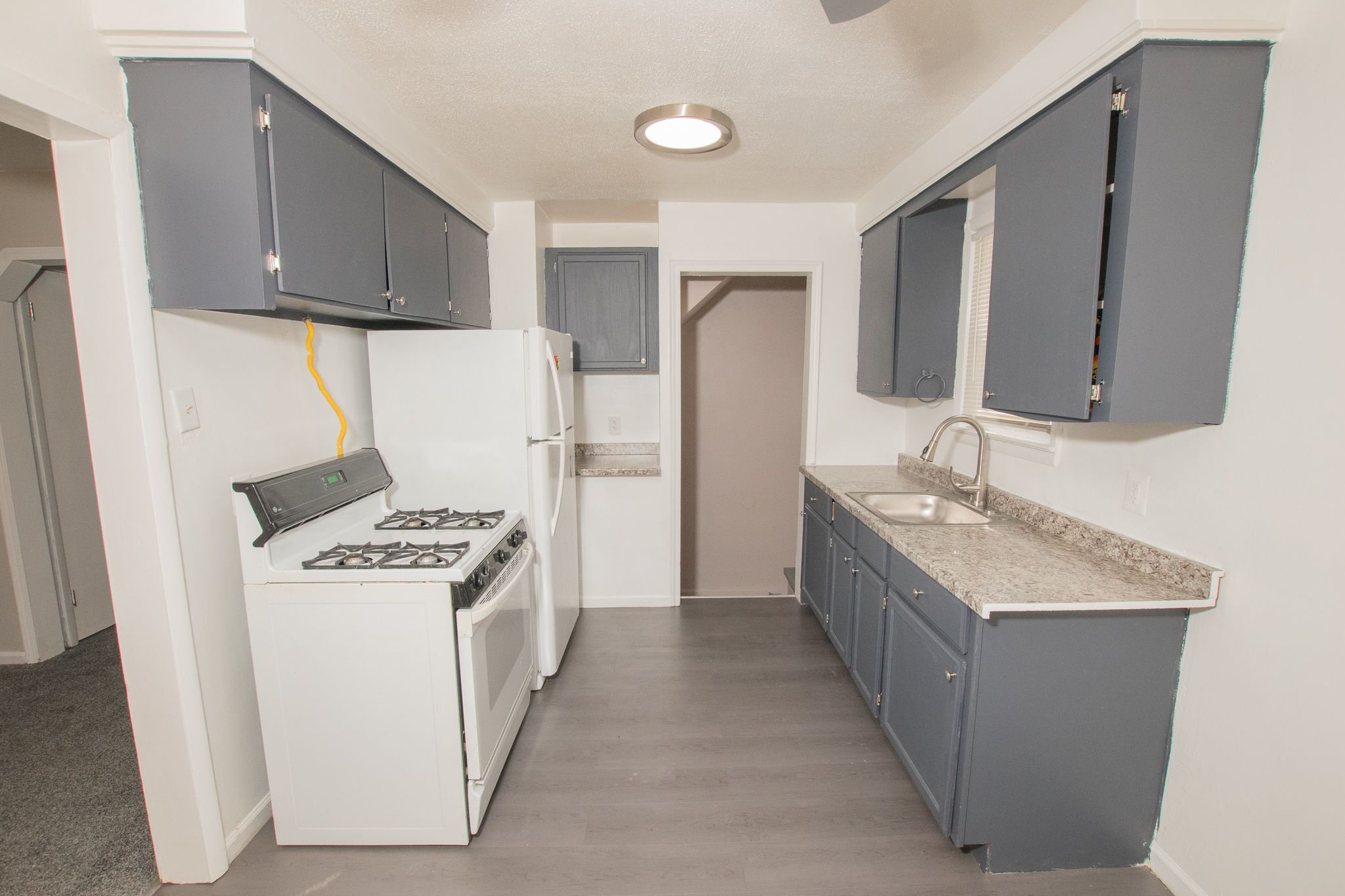 7710 ARTESIAN Street