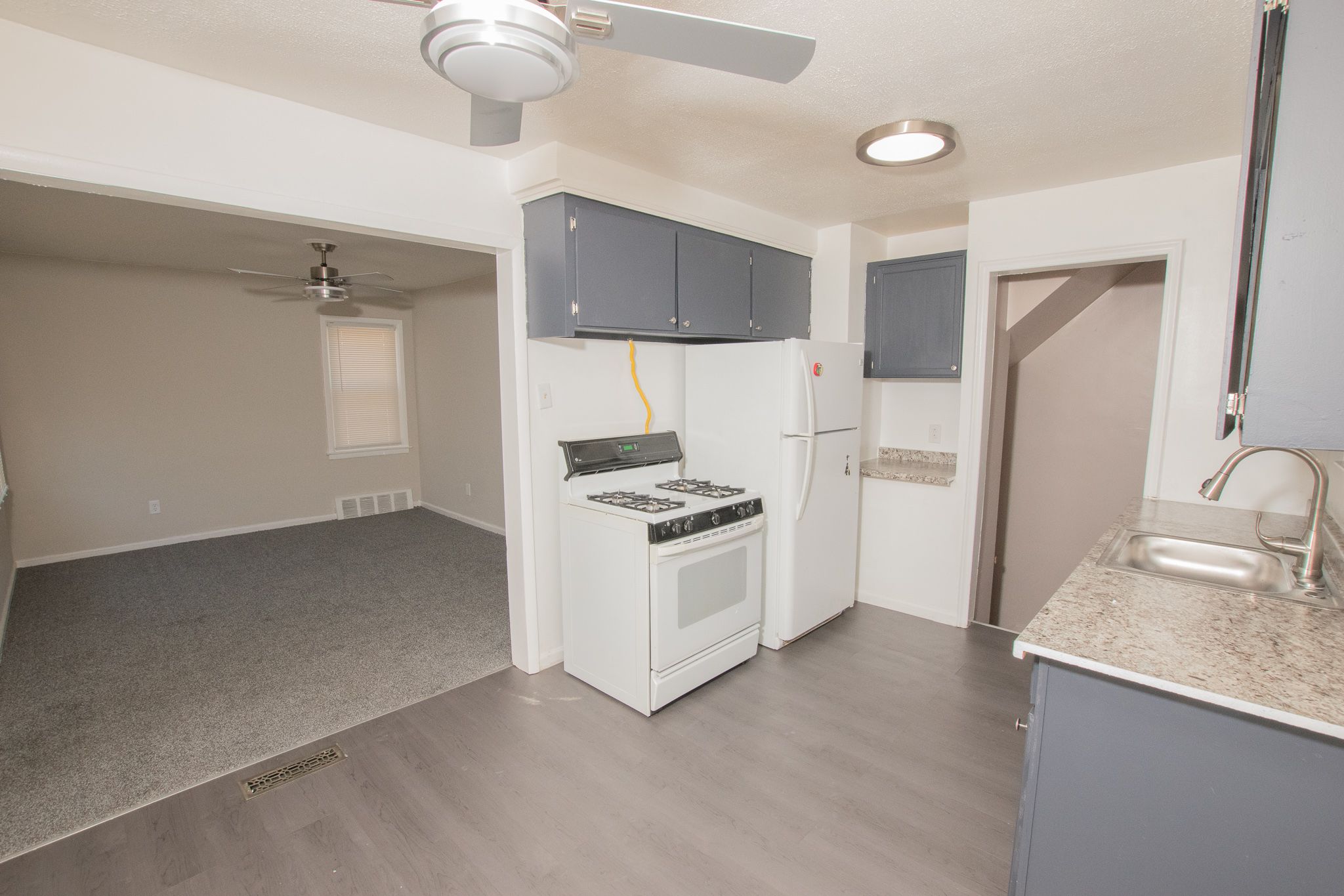 7710 ARTESIAN Street