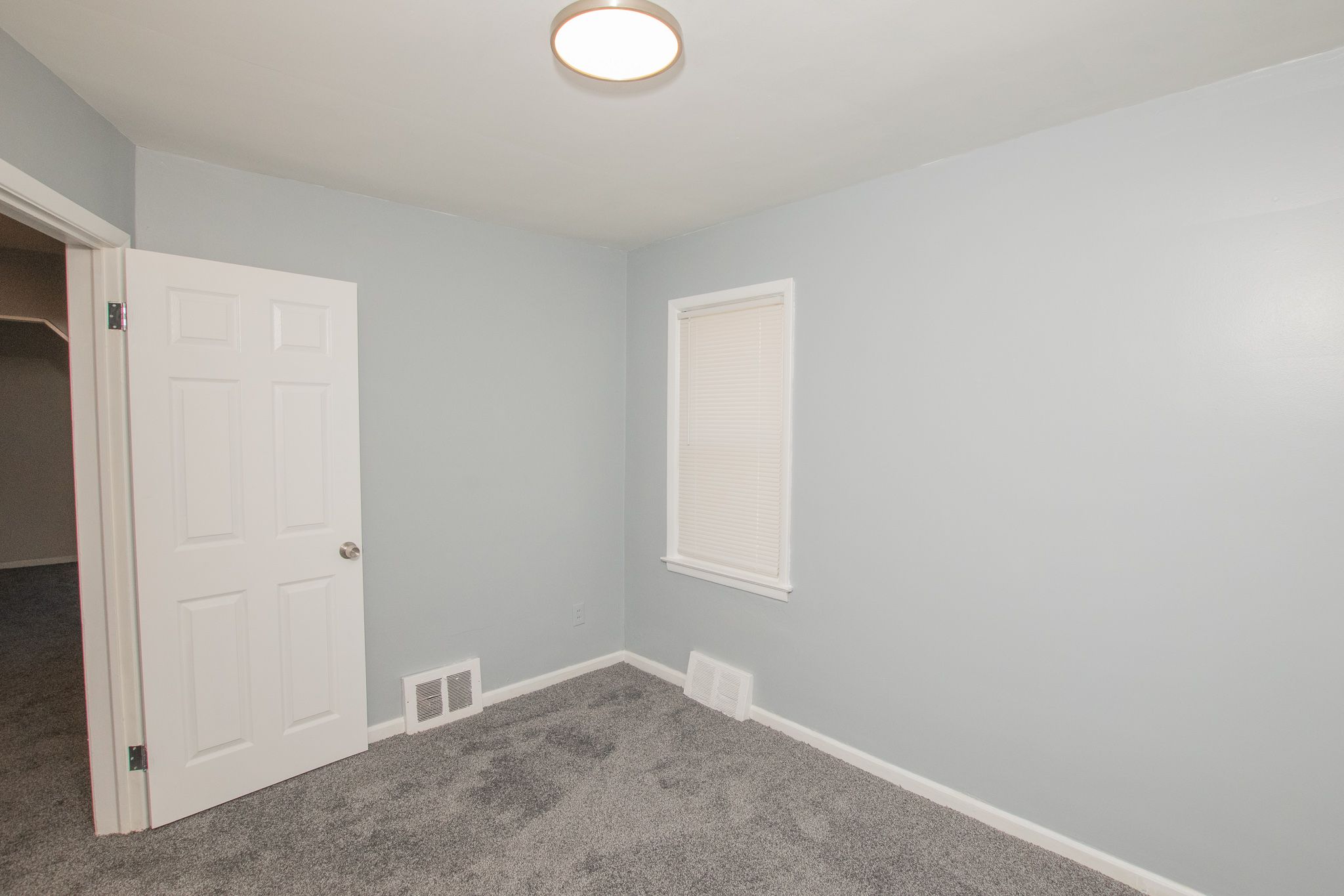 7710 ARTESIAN Street