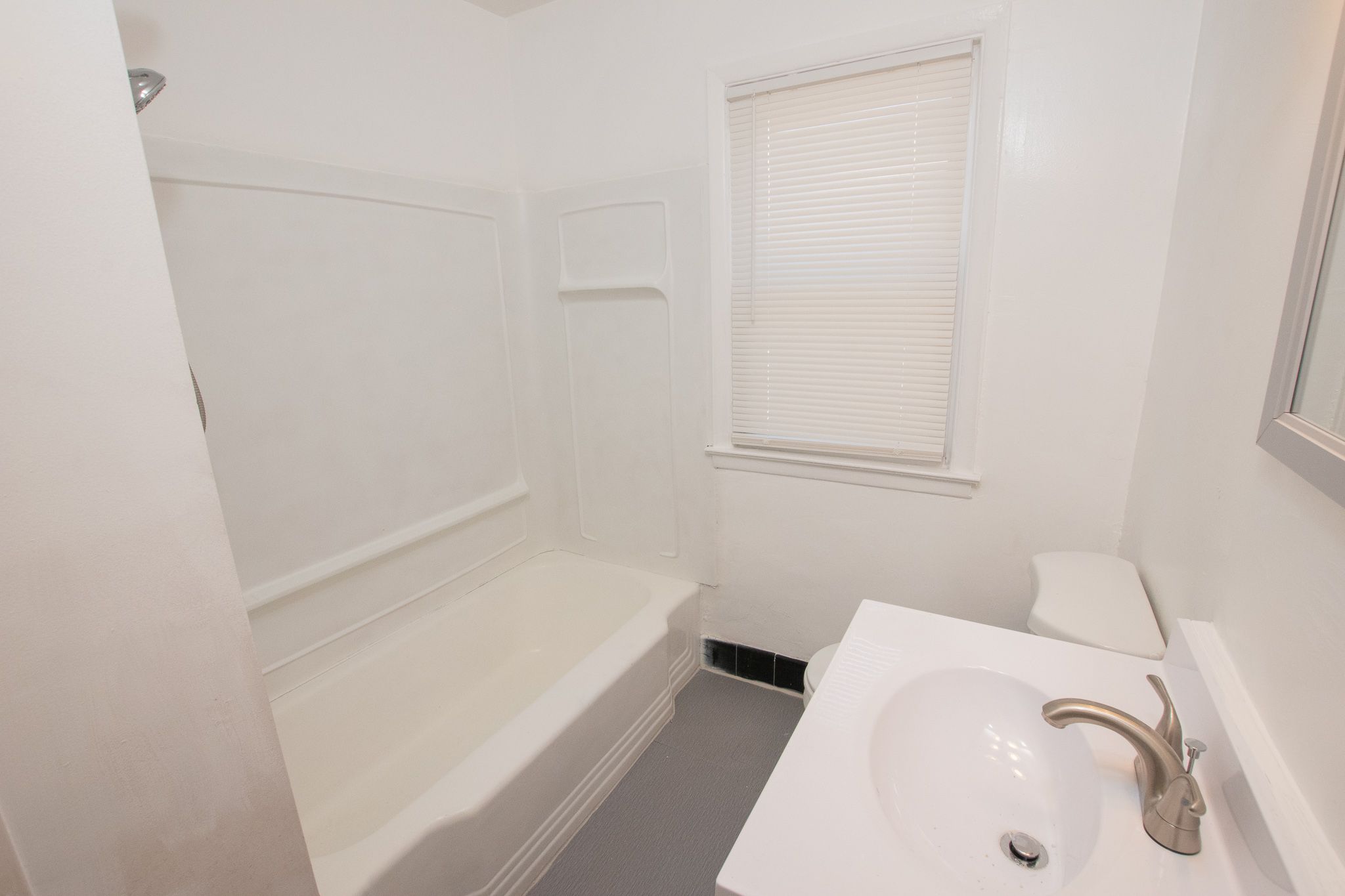 7710 ARTESIAN Street