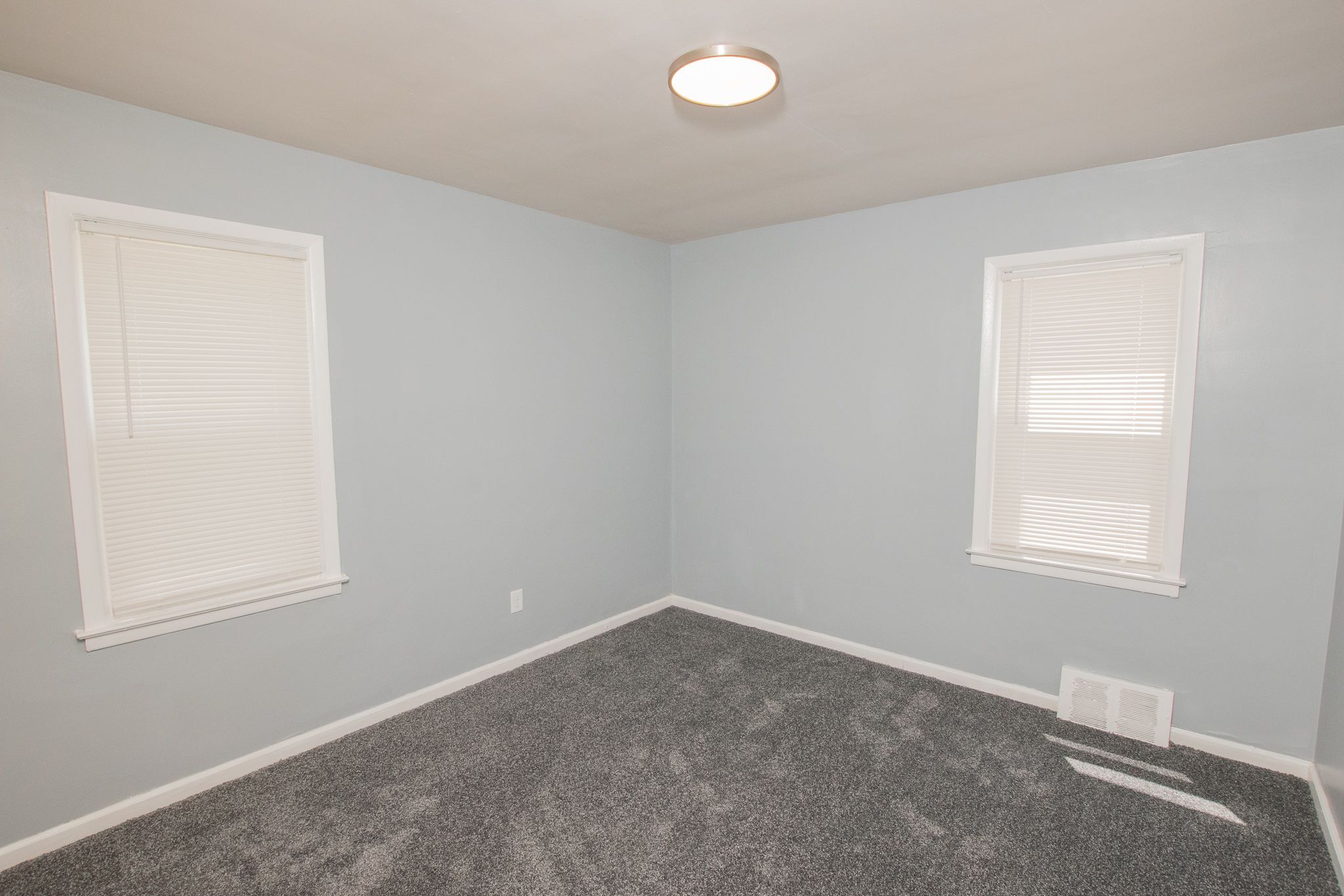 7710 ARTESIAN Street