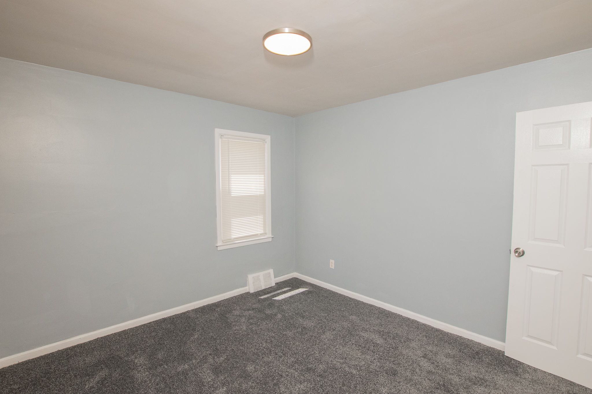 7710 ARTESIAN Street