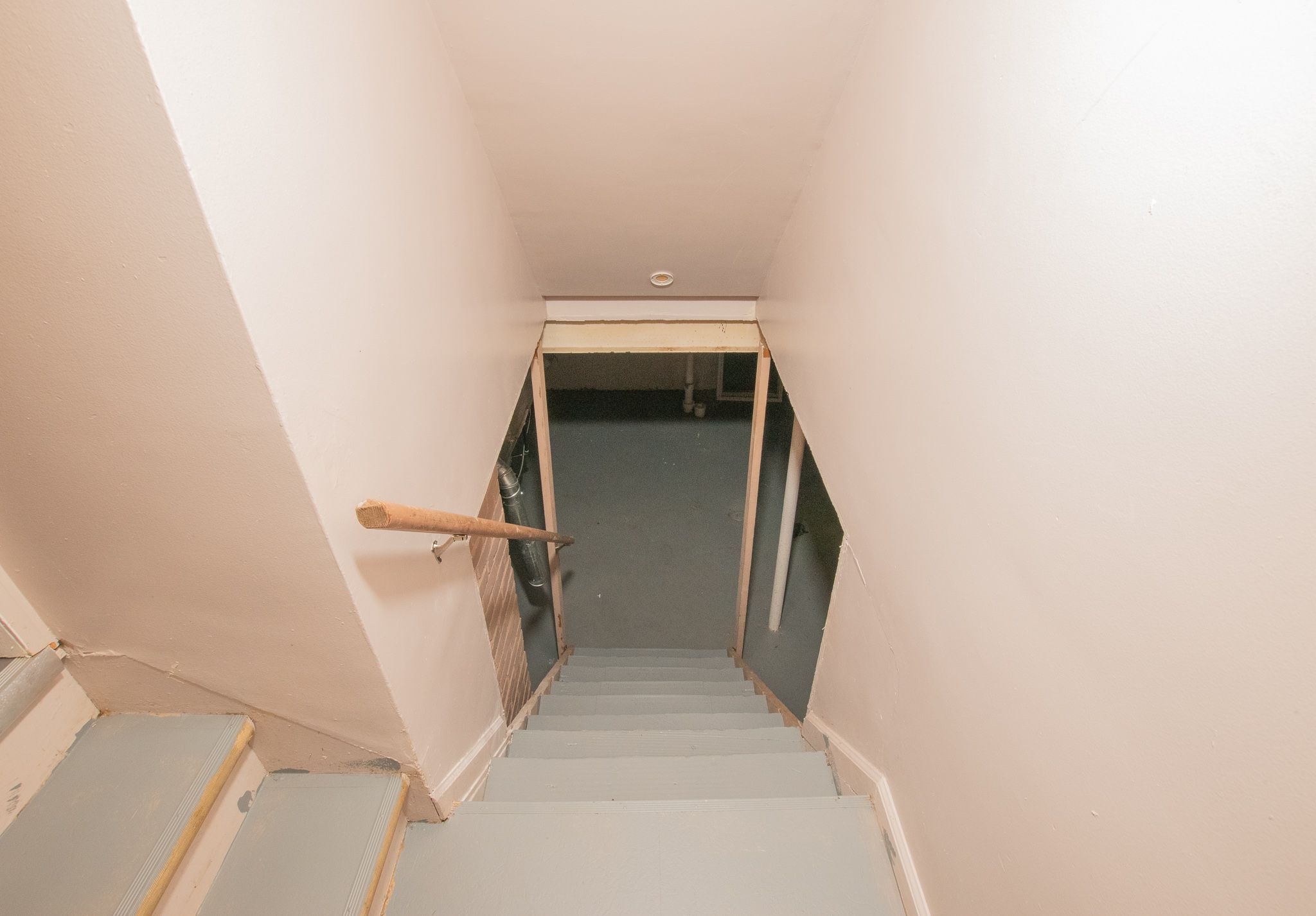 7710 ARTESIAN Street