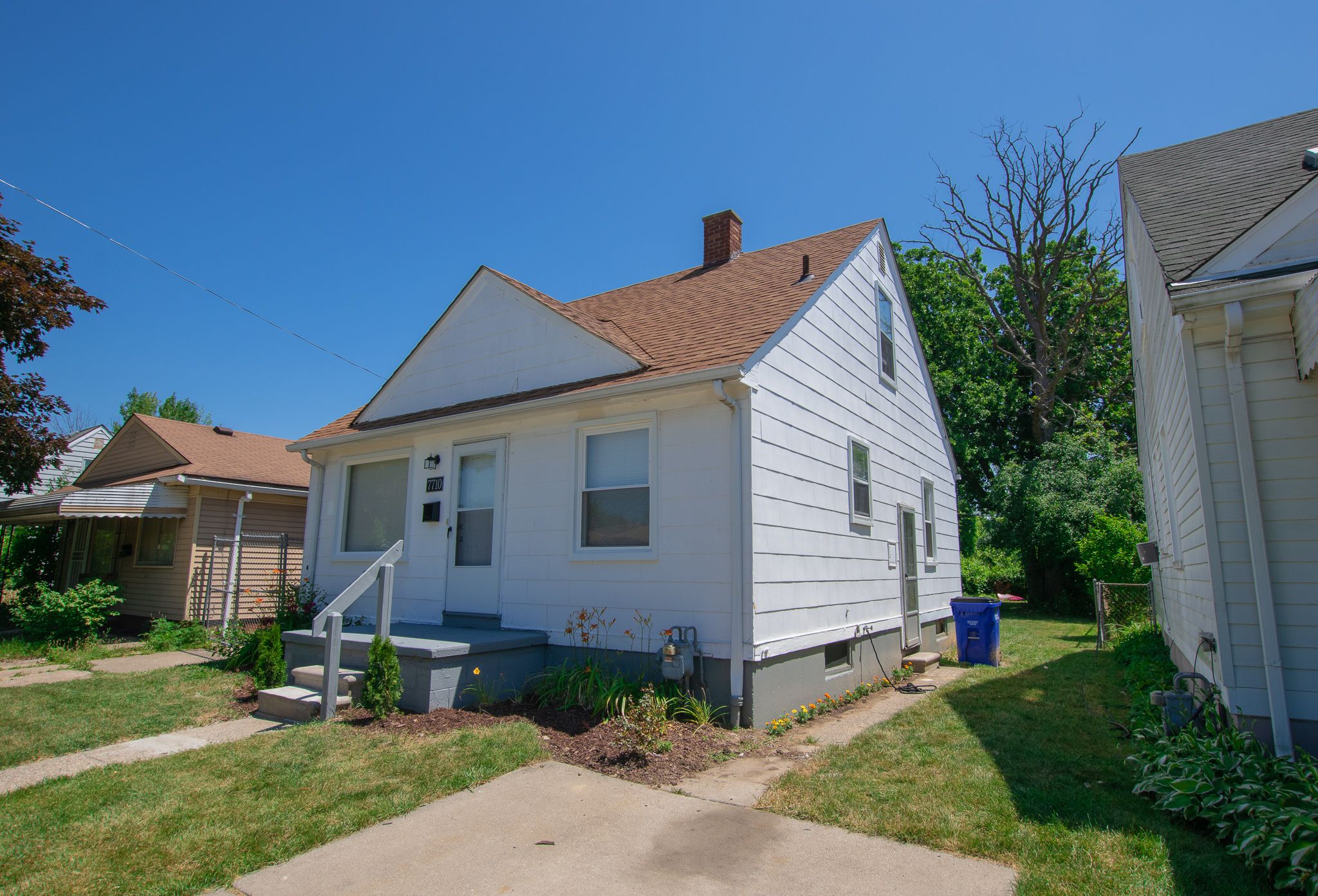 7710 ARTESIAN Street