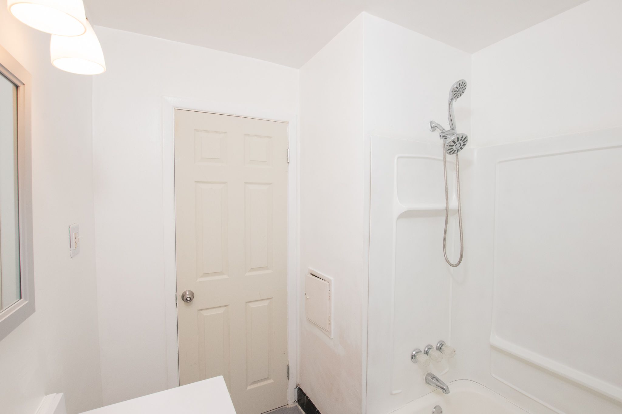 7710 ARTESIAN Street