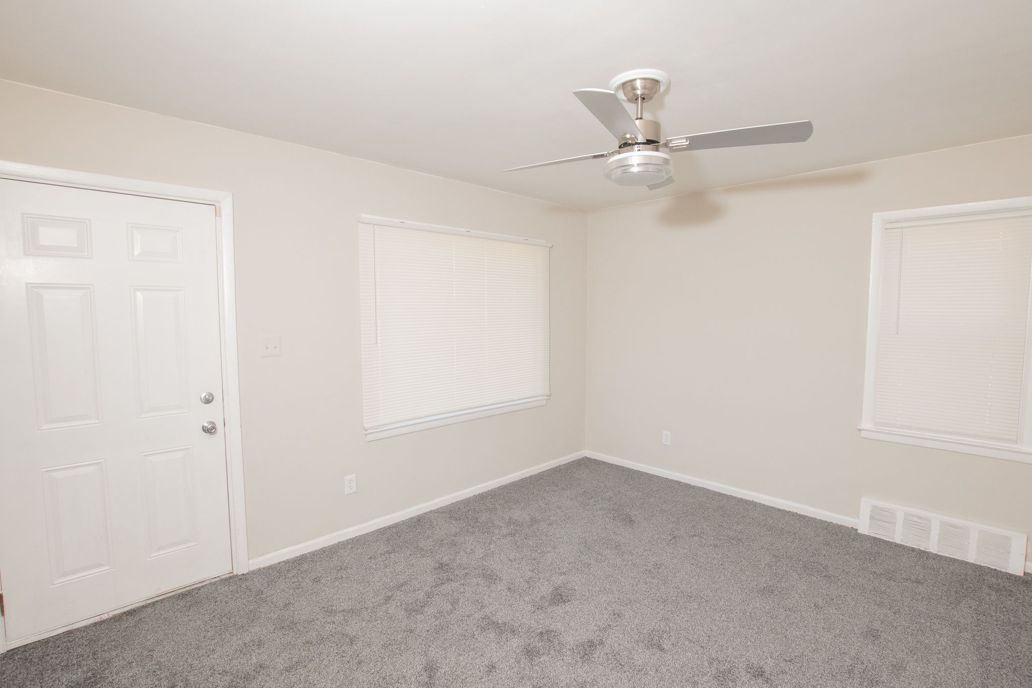 7710 ARTESIAN Street