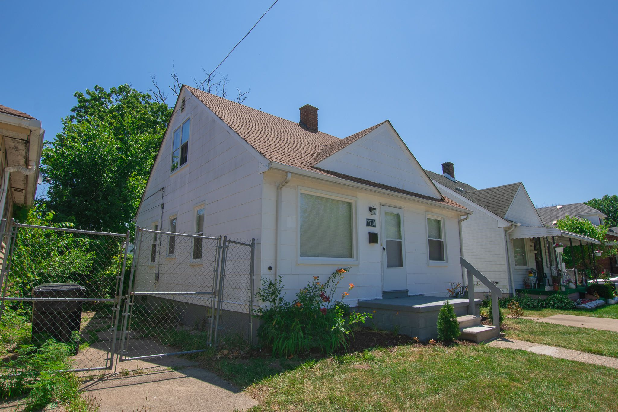 7710 ARTESIAN Street