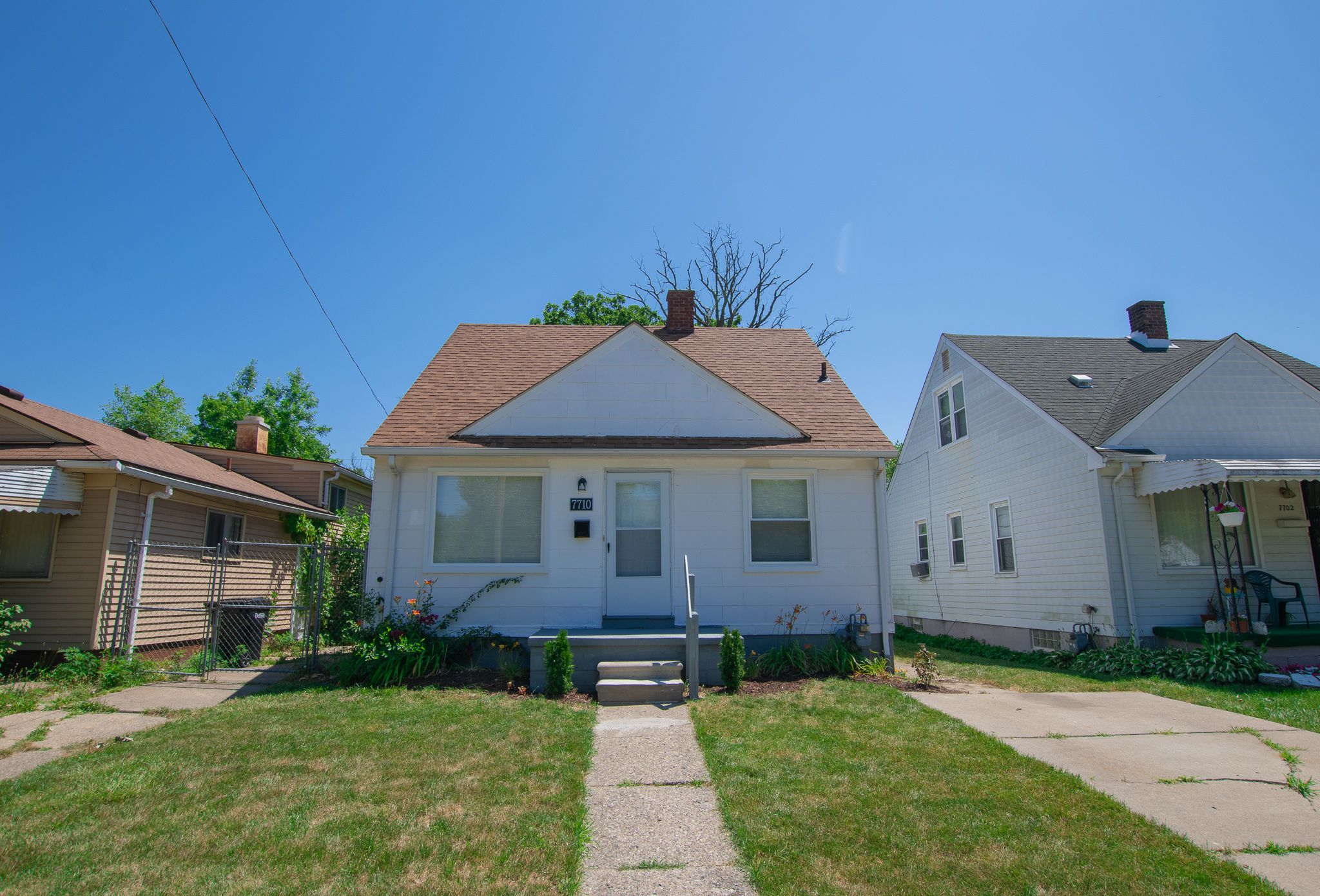 7710 ARTESIAN Street