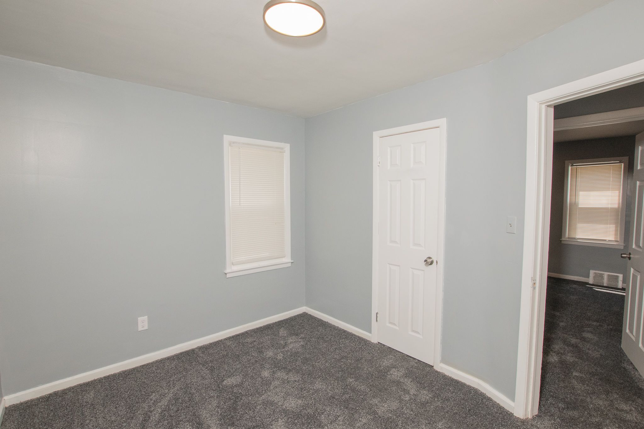 7710 ARTESIAN Street