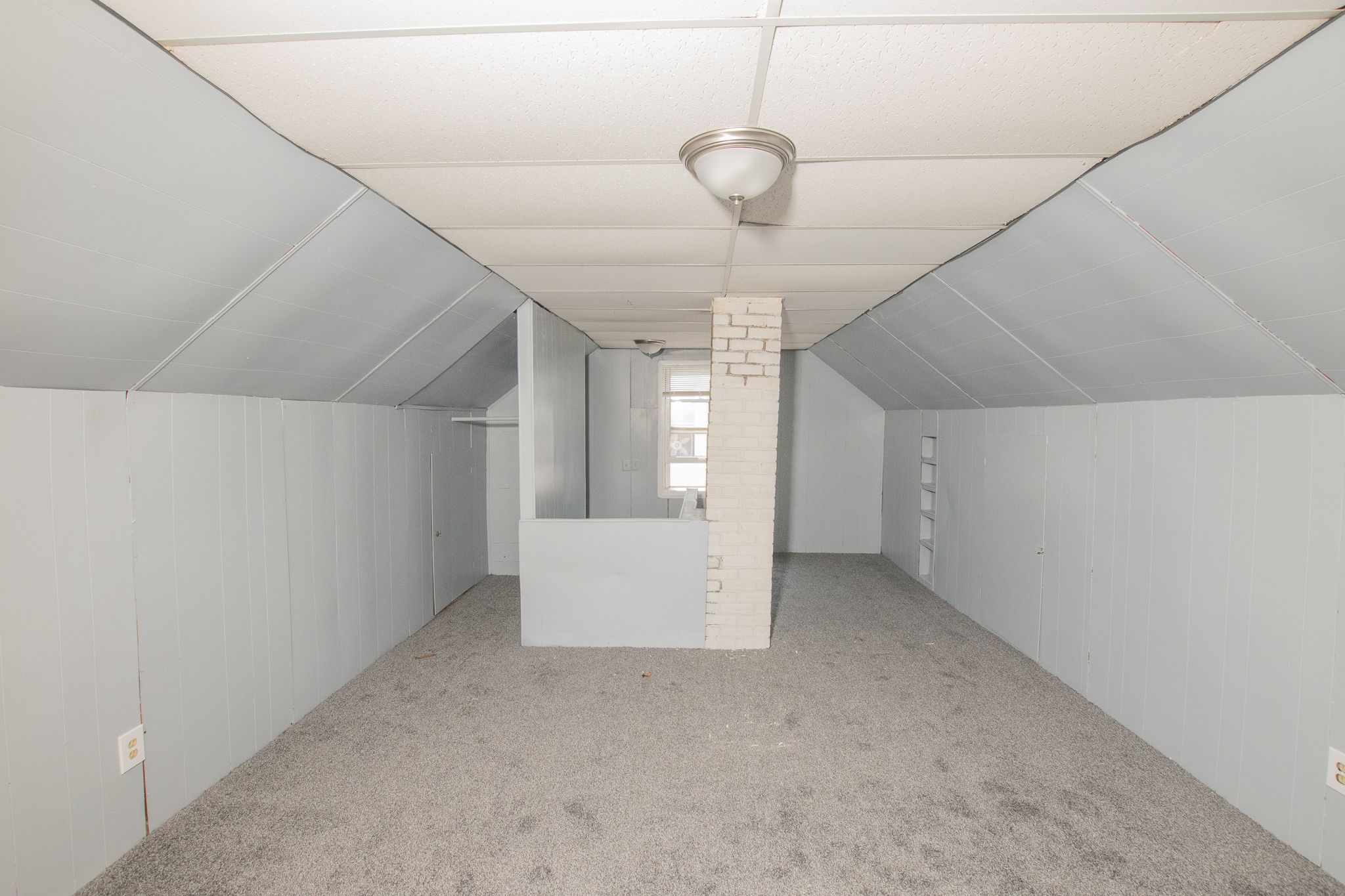 7710 ARTESIAN Street