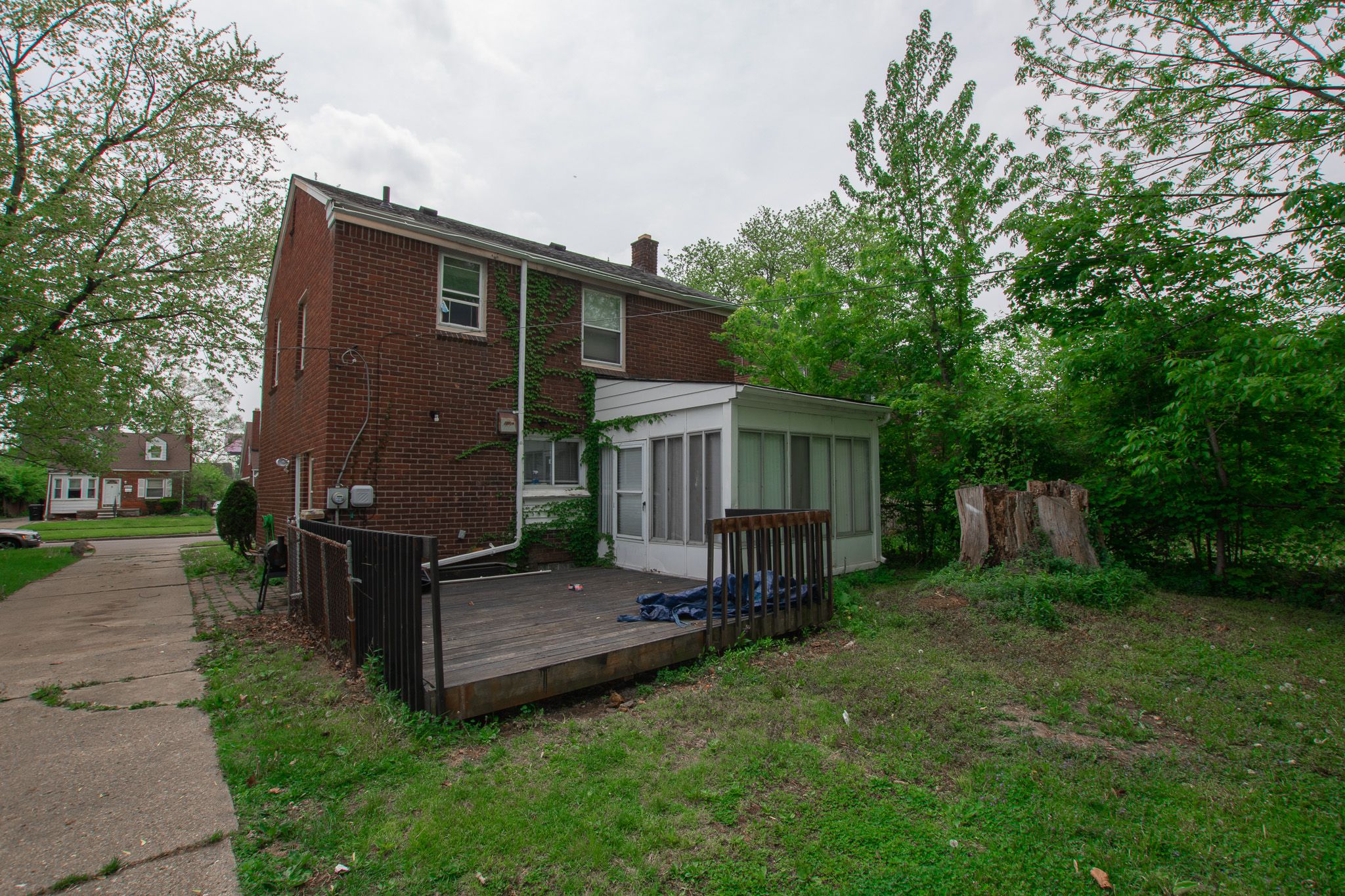 8856 MARSEILLES Street