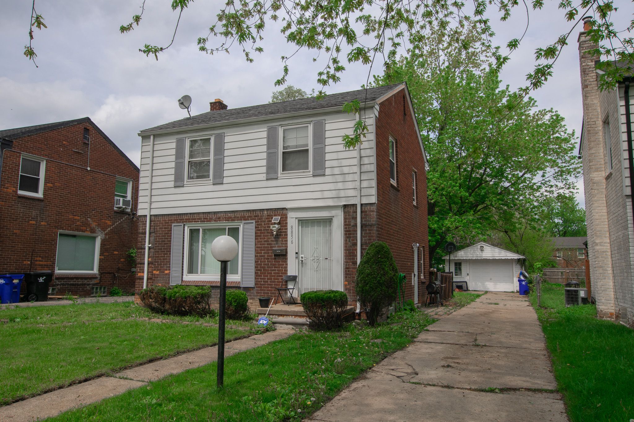 8856 MARSEILLES Street