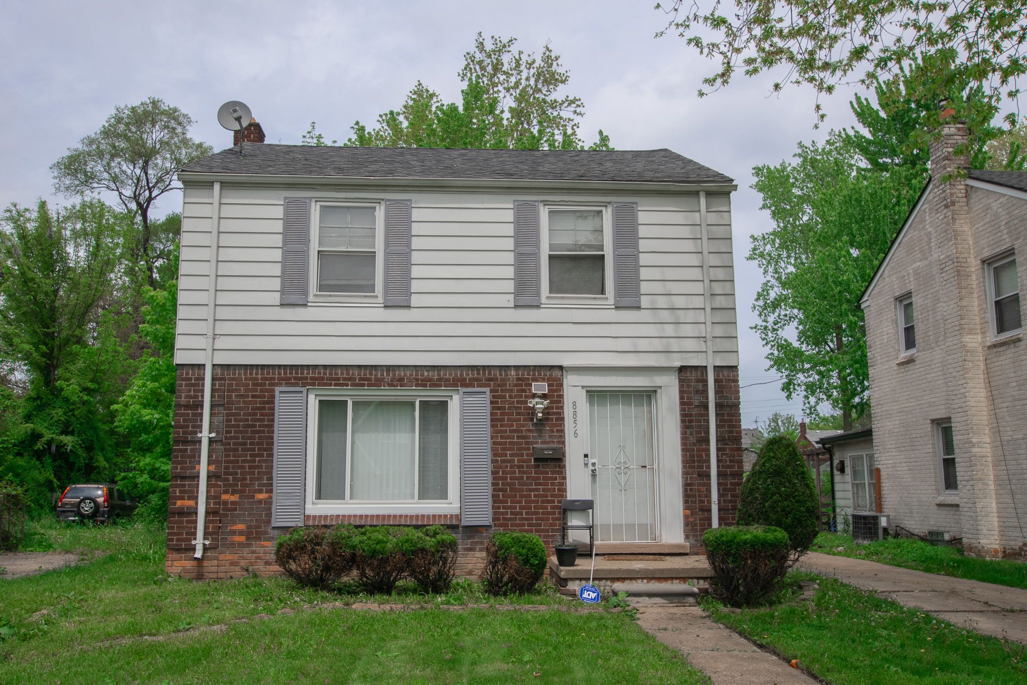 8856 MARSEILLES Street