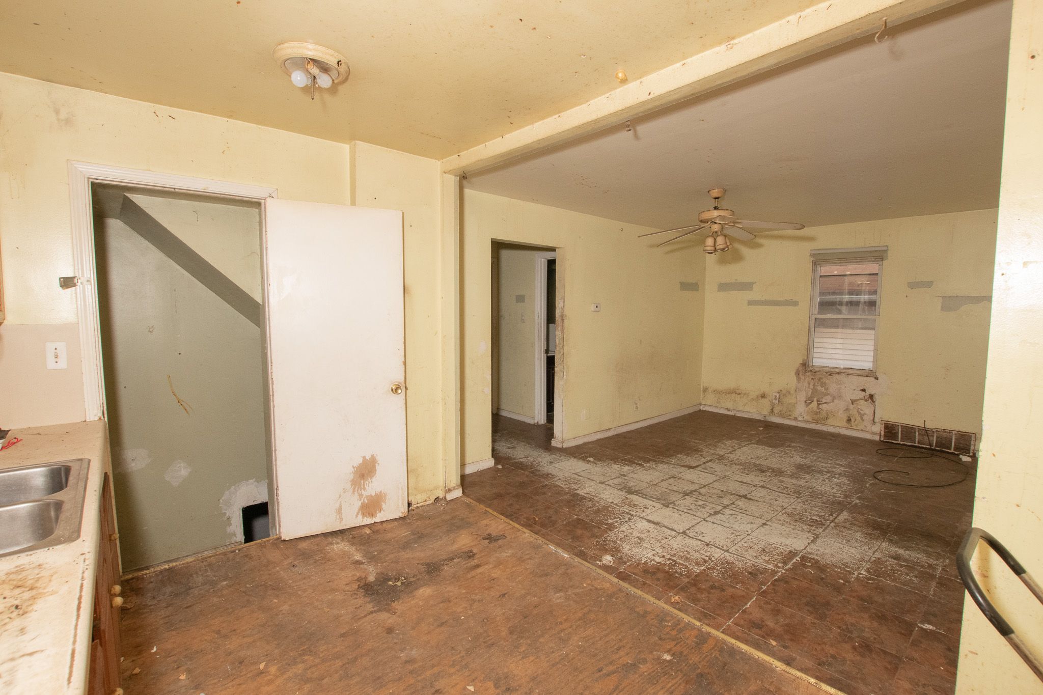 3200 S DARTMOUTH Street