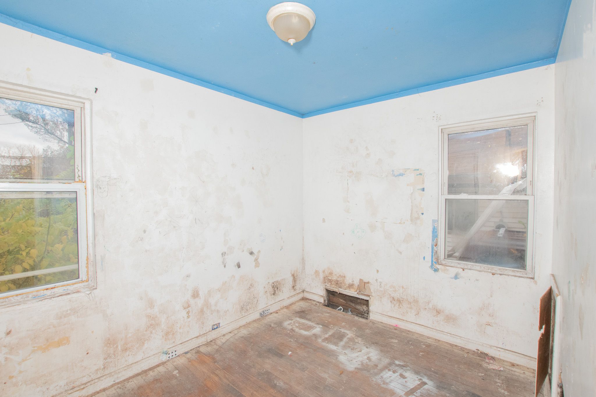 3200 S DARTMOUTH Street