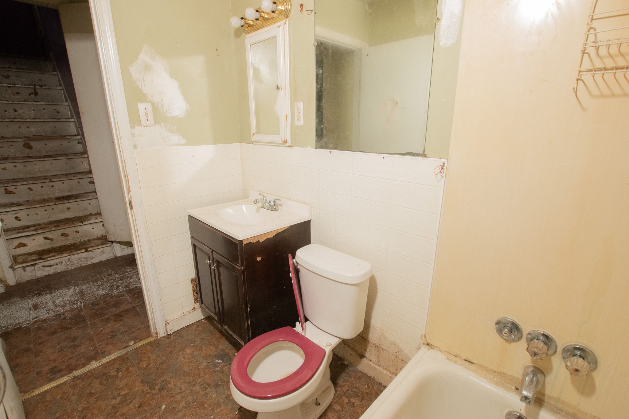 3200 S DARTMOUTH Street