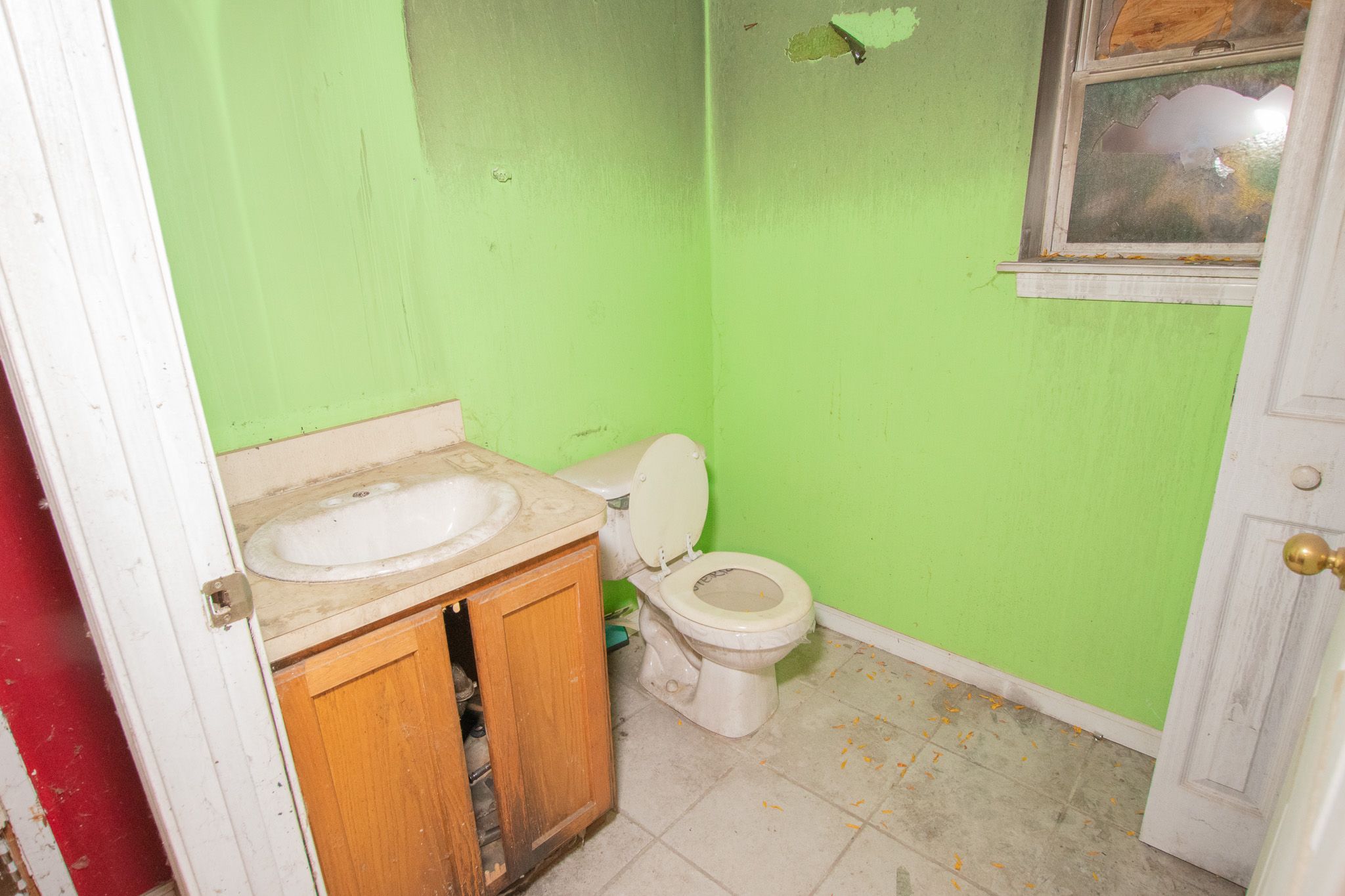 4244 LAKEPOINTE Street