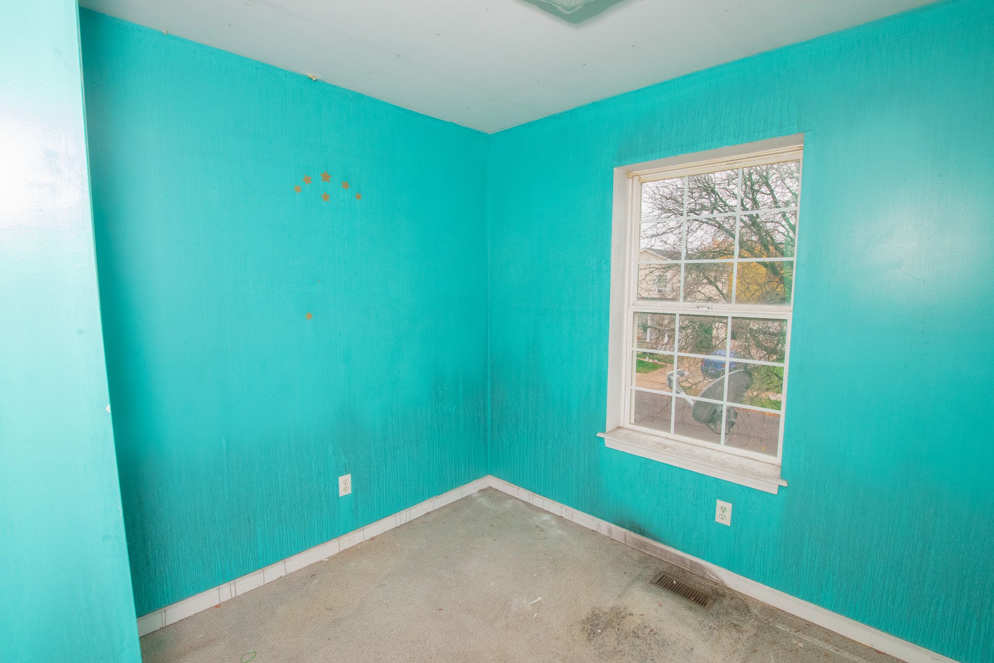 4244 LAKEPOINTE Street