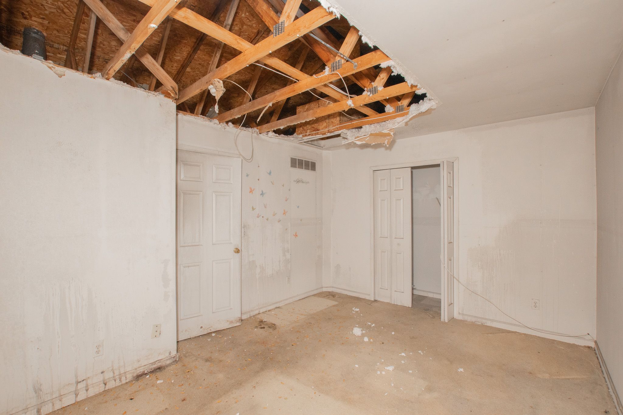 4244 LAKEPOINTE Street