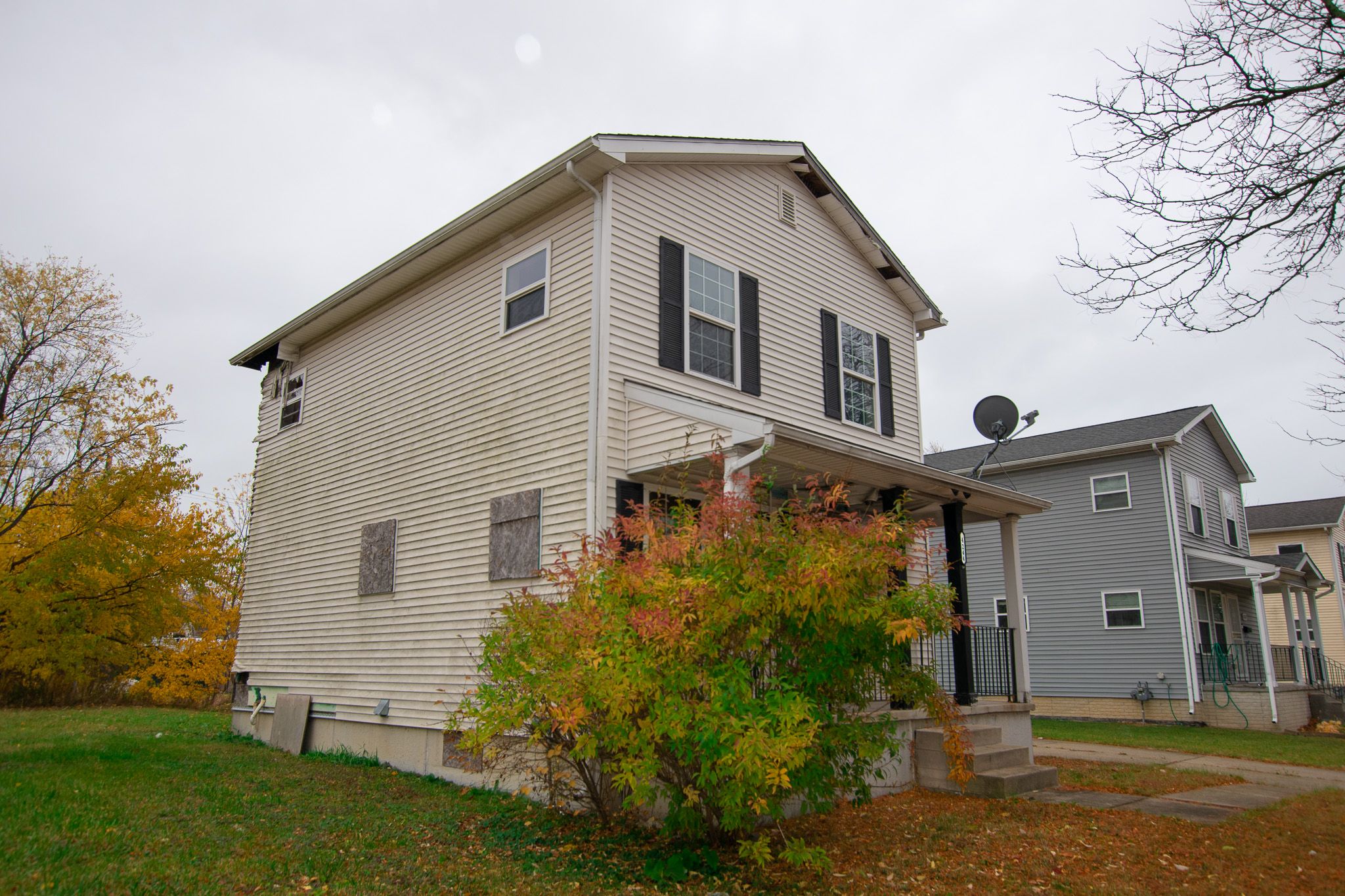 4244 LAKEPOINTE Street