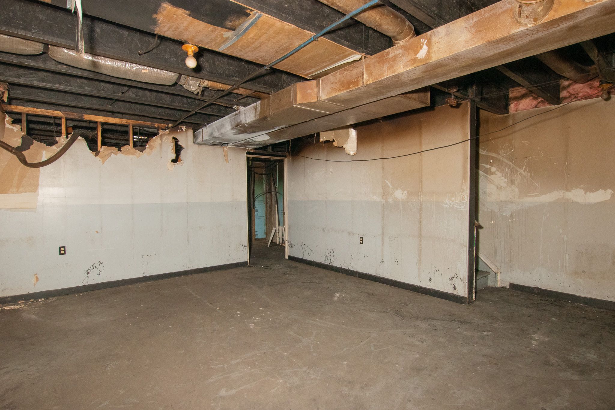 4244 LAKEPOINTE Street