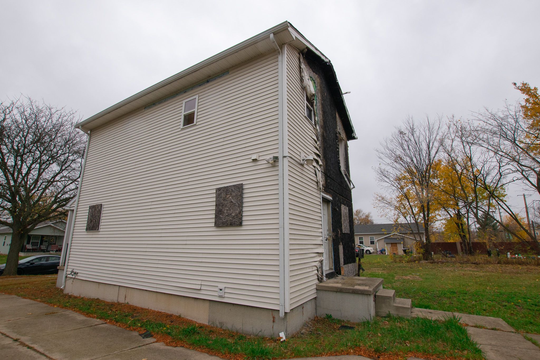 4244 LAKEPOINTE Street