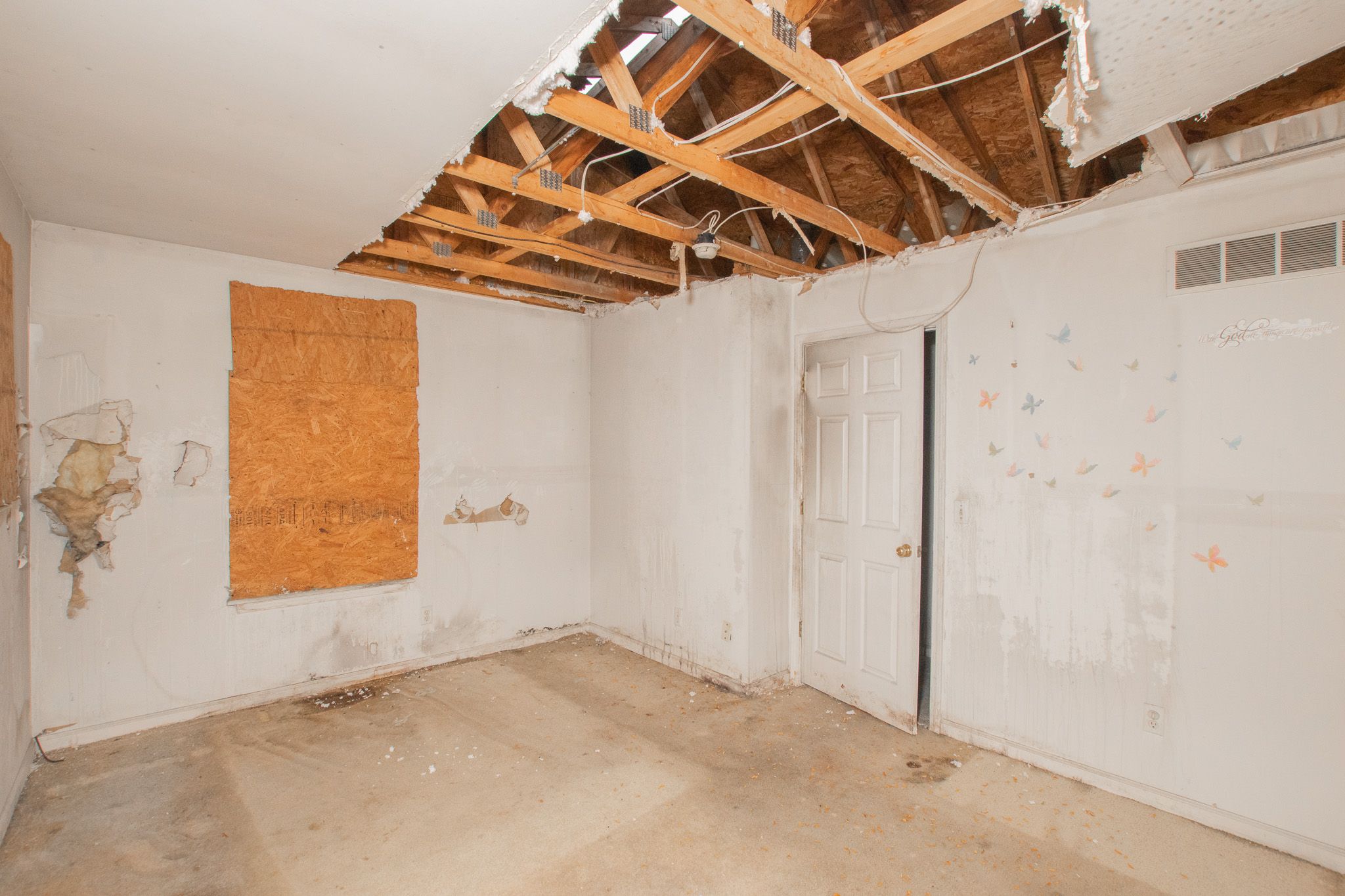 4244 LAKEPOINTE Street