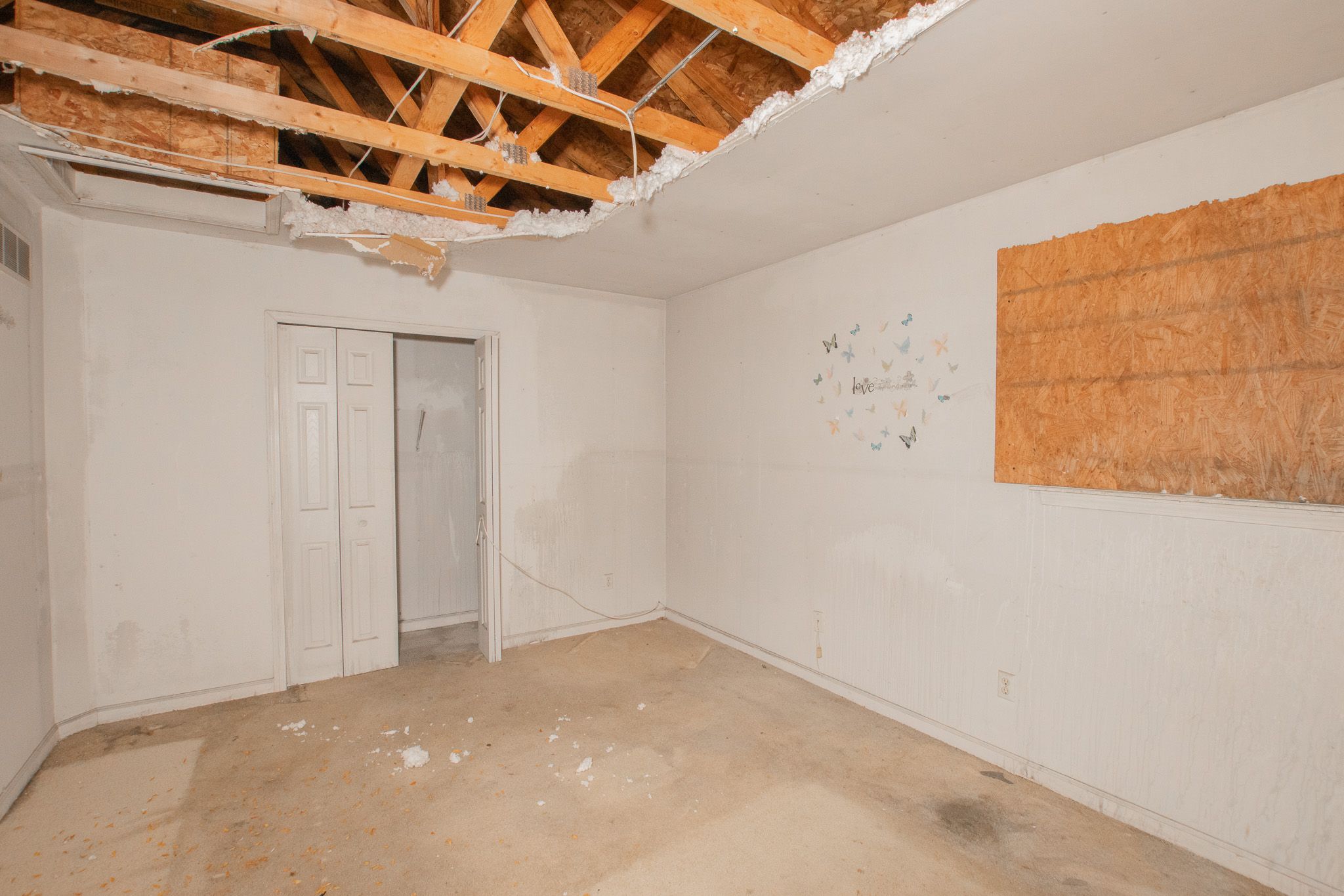 4244 LAKEPOINTE Street