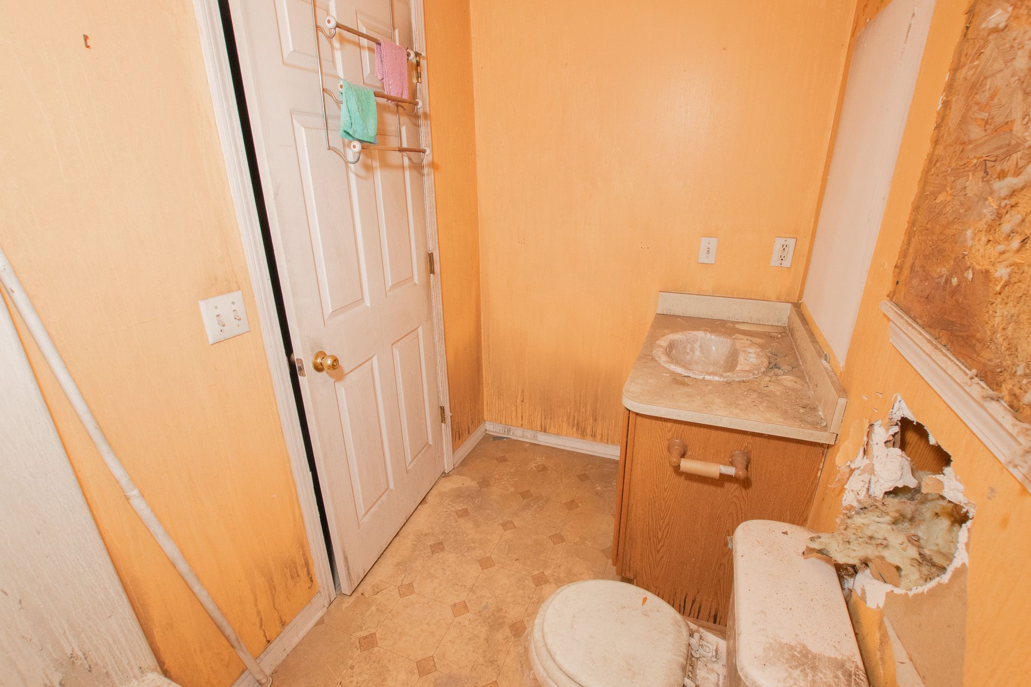 4244 LAKEPOINTE Street