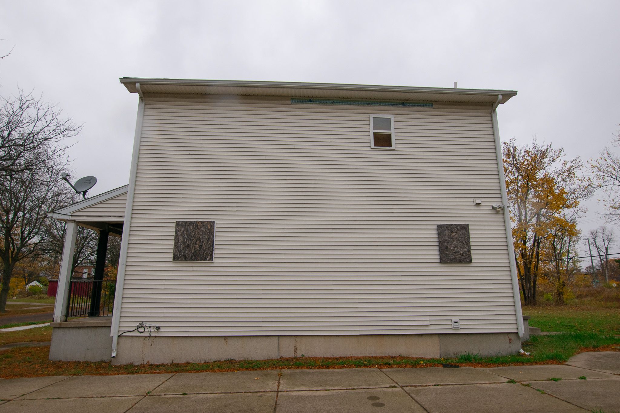 4244 LAKEPOINTE Street