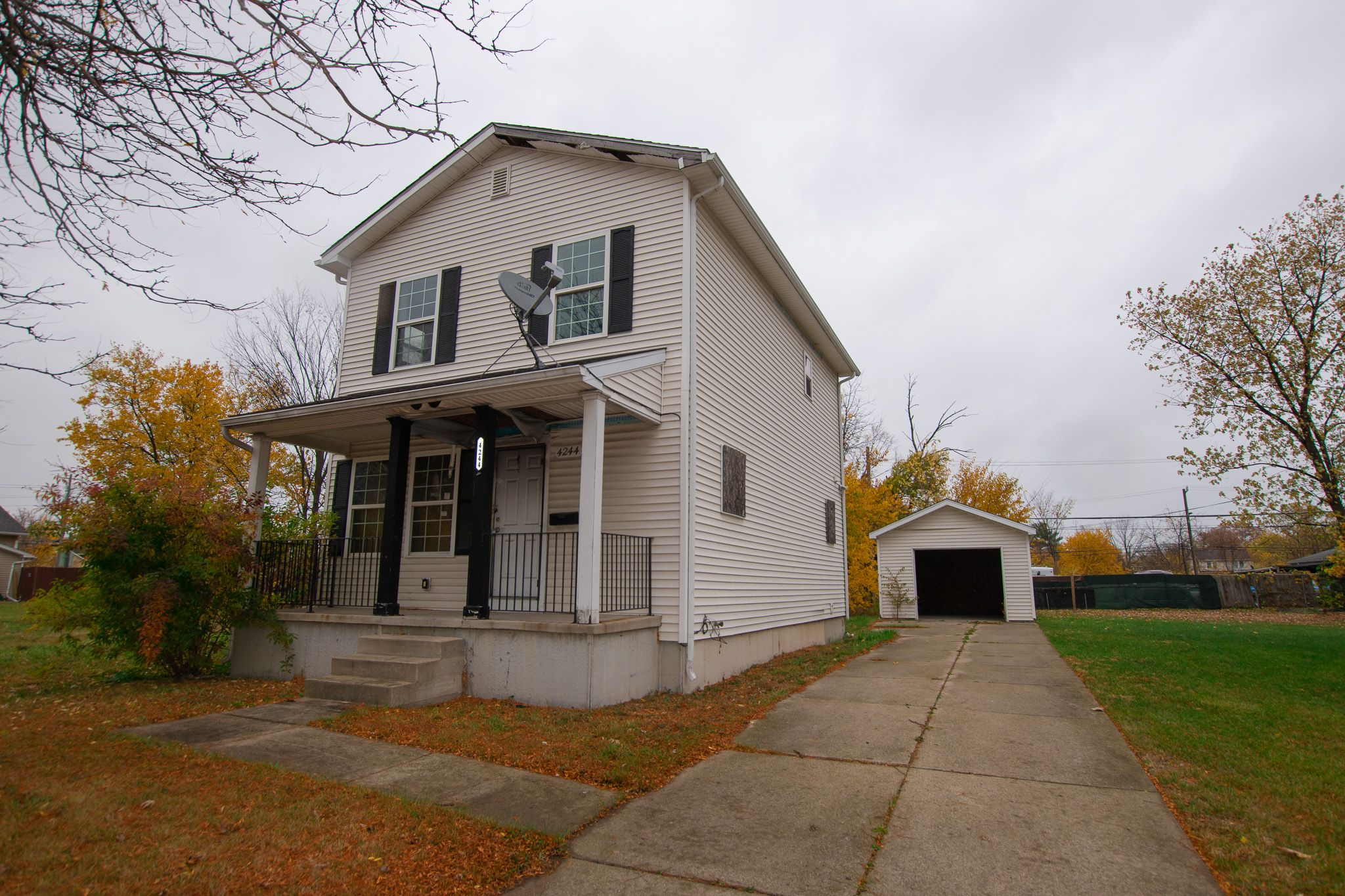 4244 LAKEPOINTE Street