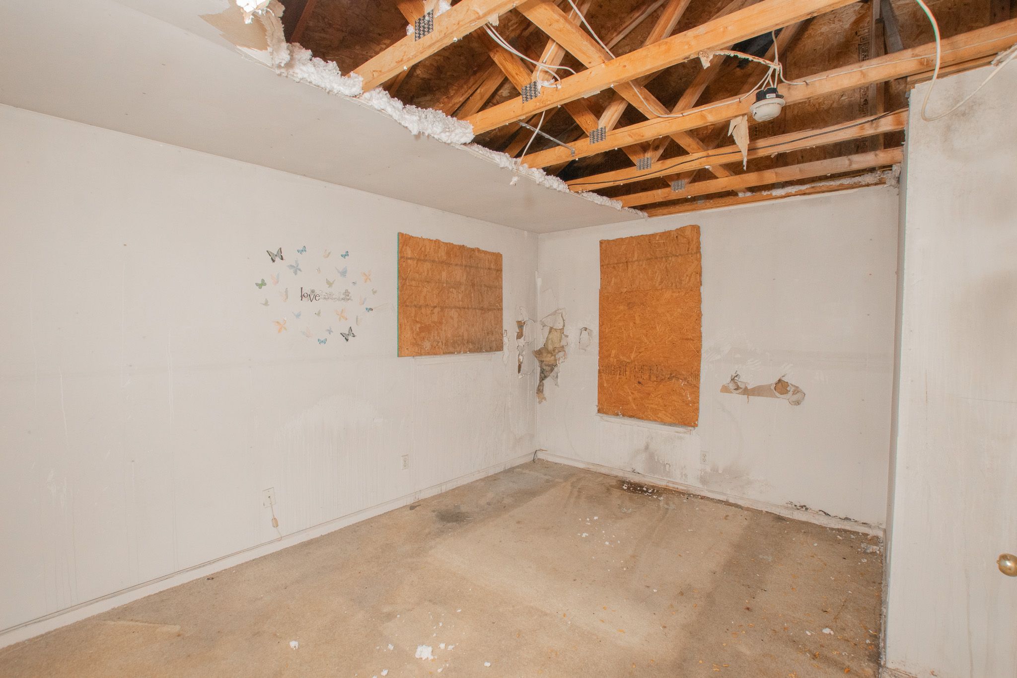 4244 LAKEPOINTE Street