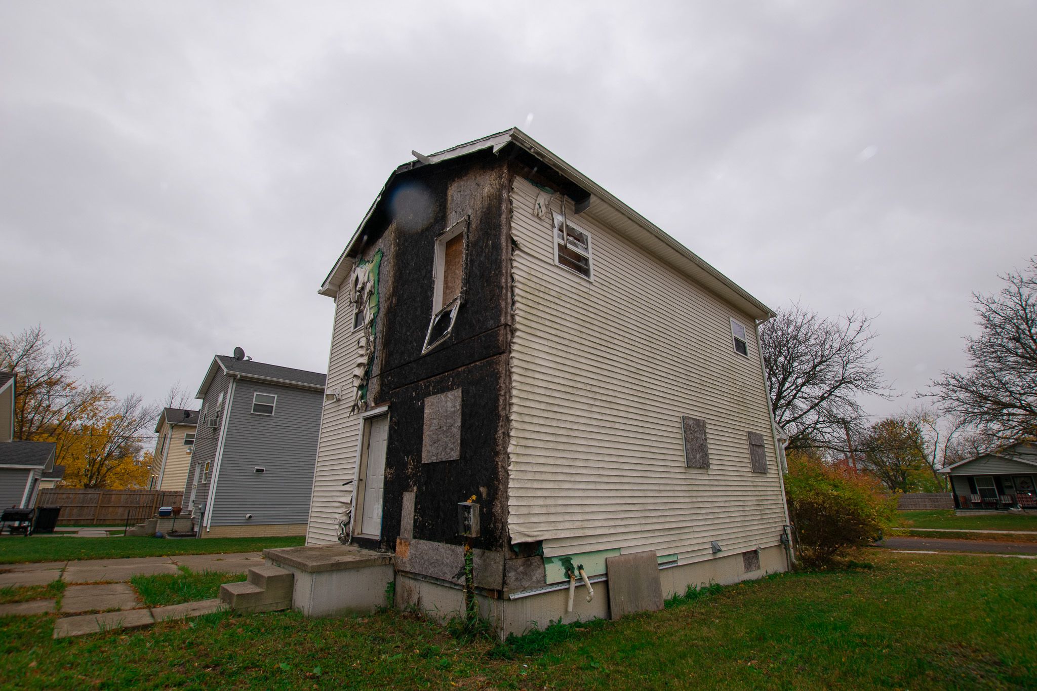 4244 LAKEPOINTE Street